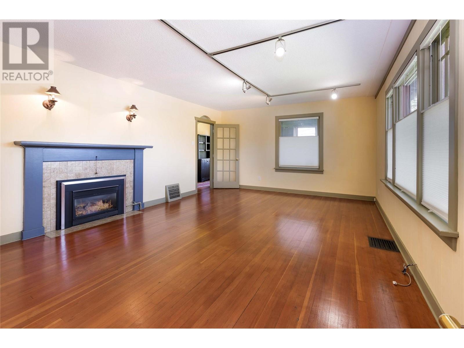 320 Okanagan Avenue Se, Salmon Arm, British Columbia  V1E 3H6 - Photo 6 - 10345252