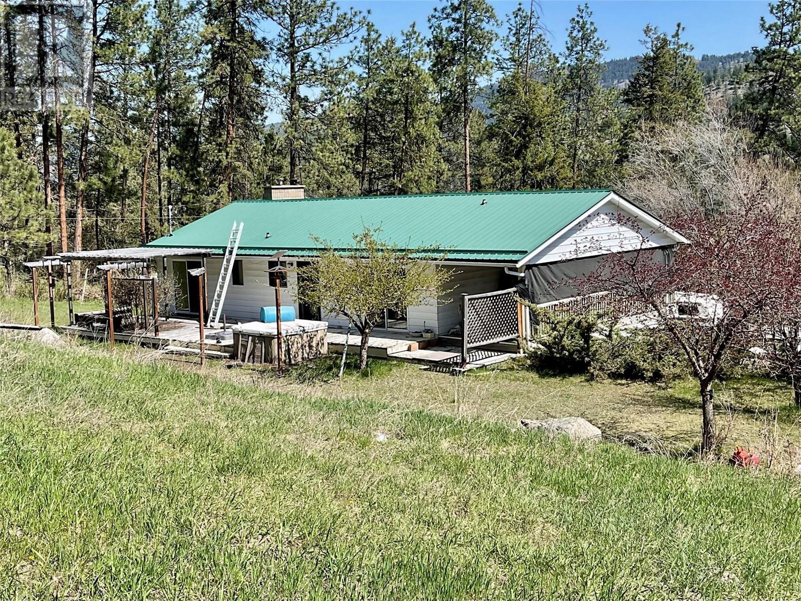 1715 33 Highway, Rock Creek, British Columbia  V0H 1Y0 - Photo 11 - 10345256