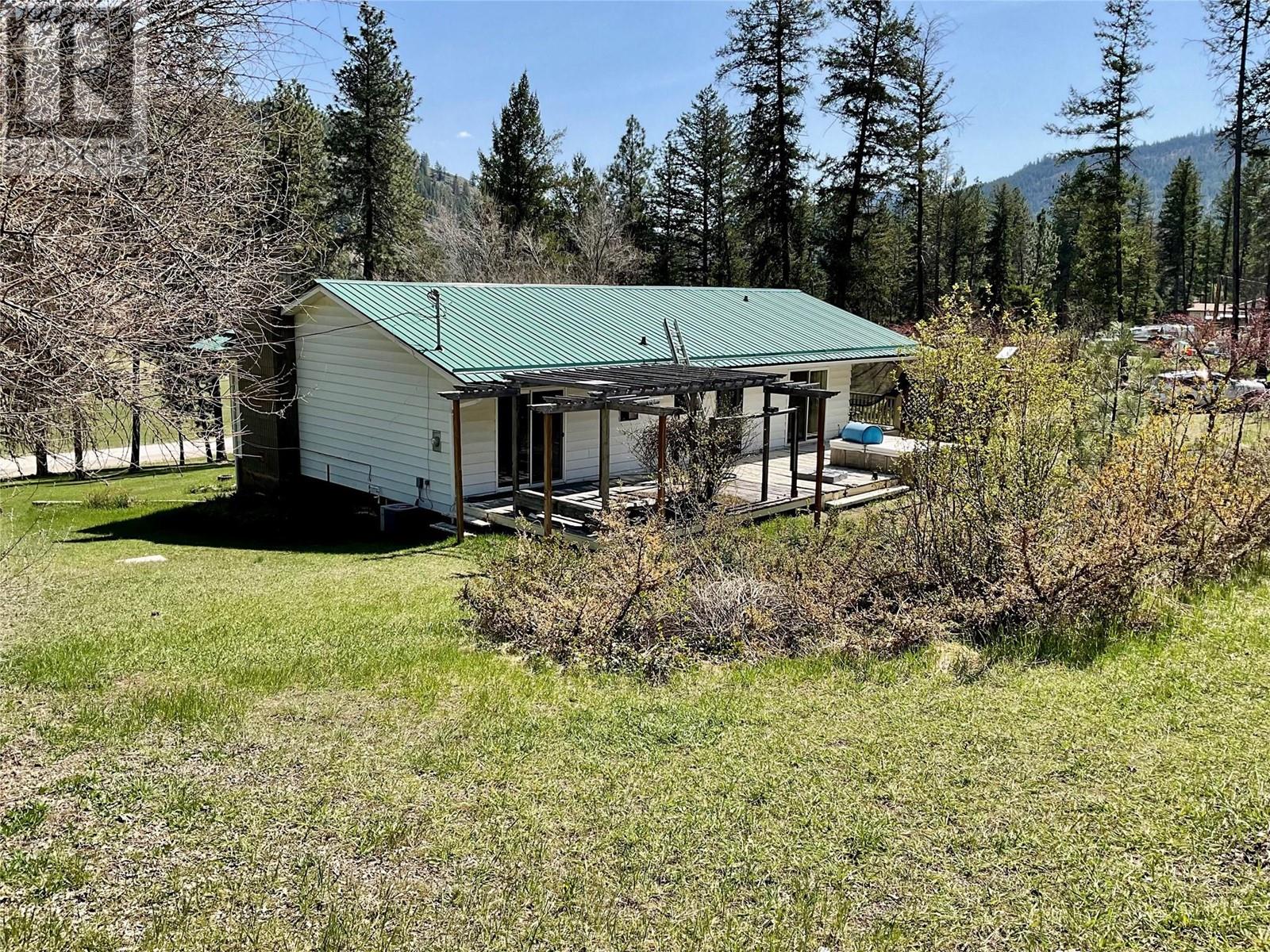 1715 33 Highway, Rock Creek, British Columbia  V0H 1Y0 - Photo 12 - 10345256