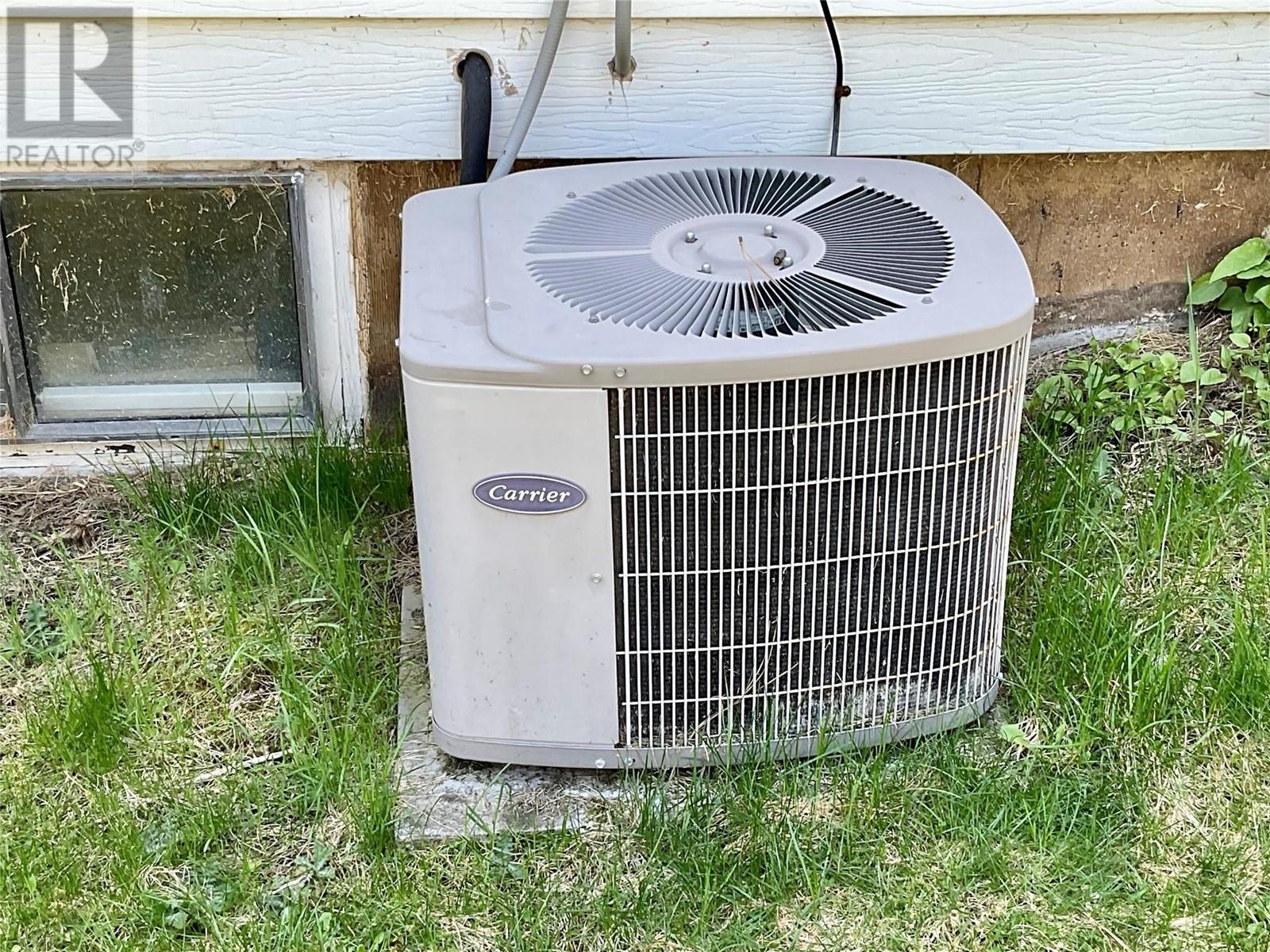 1715 33 Highway, Rock Creek, British Columbia  V0H 1Y0 - Photo 17 - 10345256