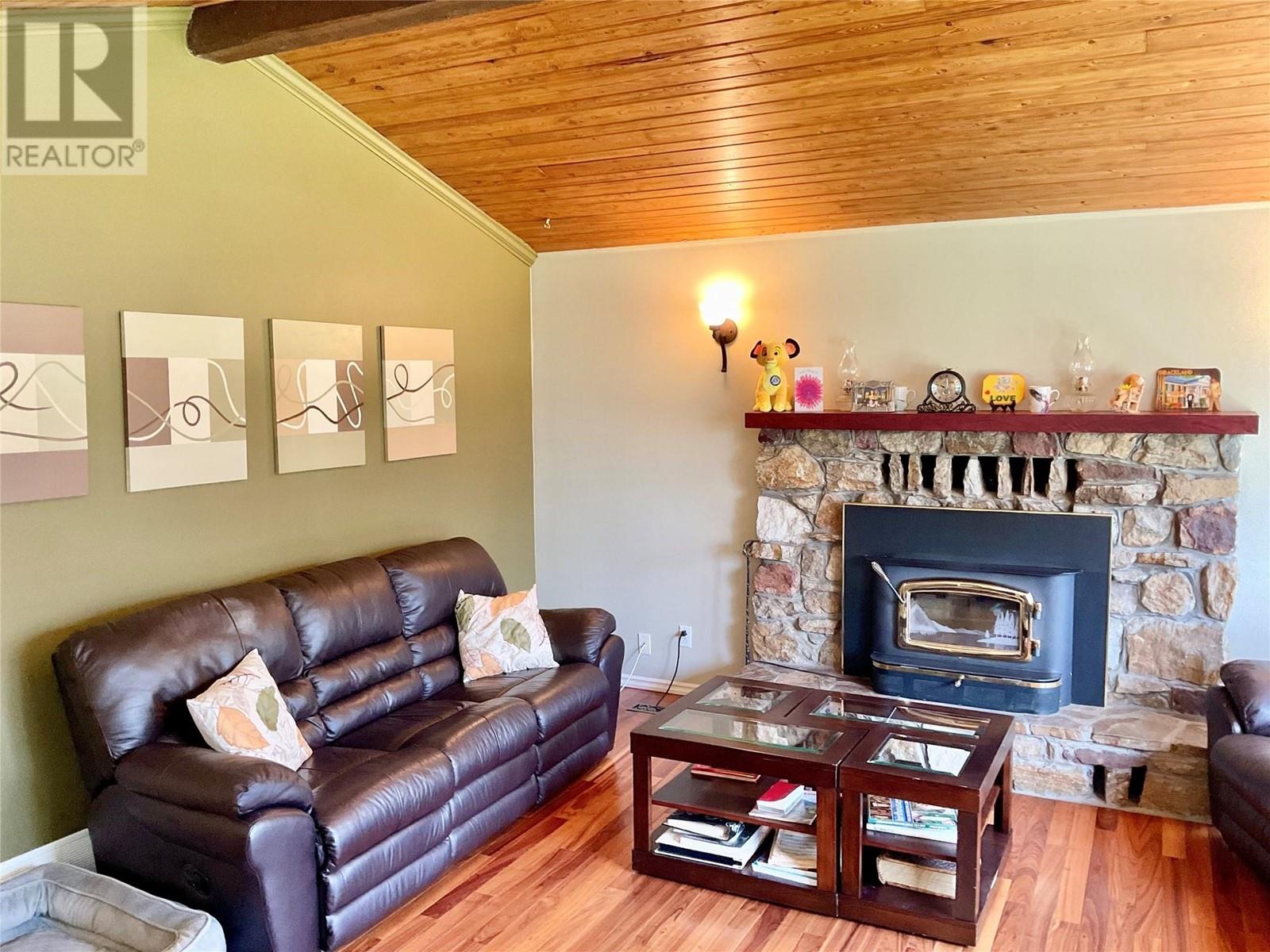 1715 33 Highway, Rock Creek, British Columbia  V0H 1Y0 - Photo 19 - 10345256