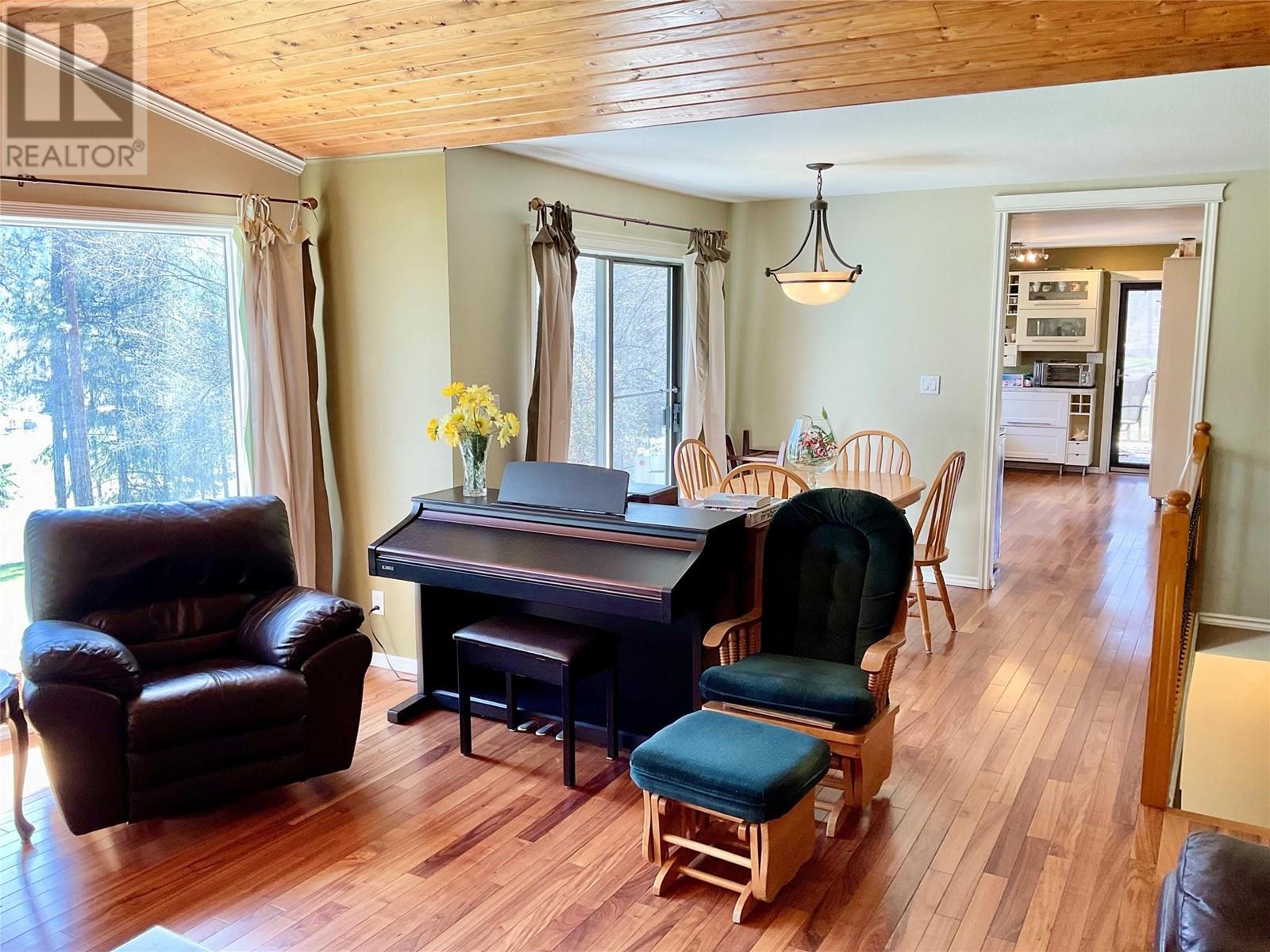 1715 33 Highway, Rock Creek, British Columbia  V0H 1Y0 - Photo 21 - 10345256