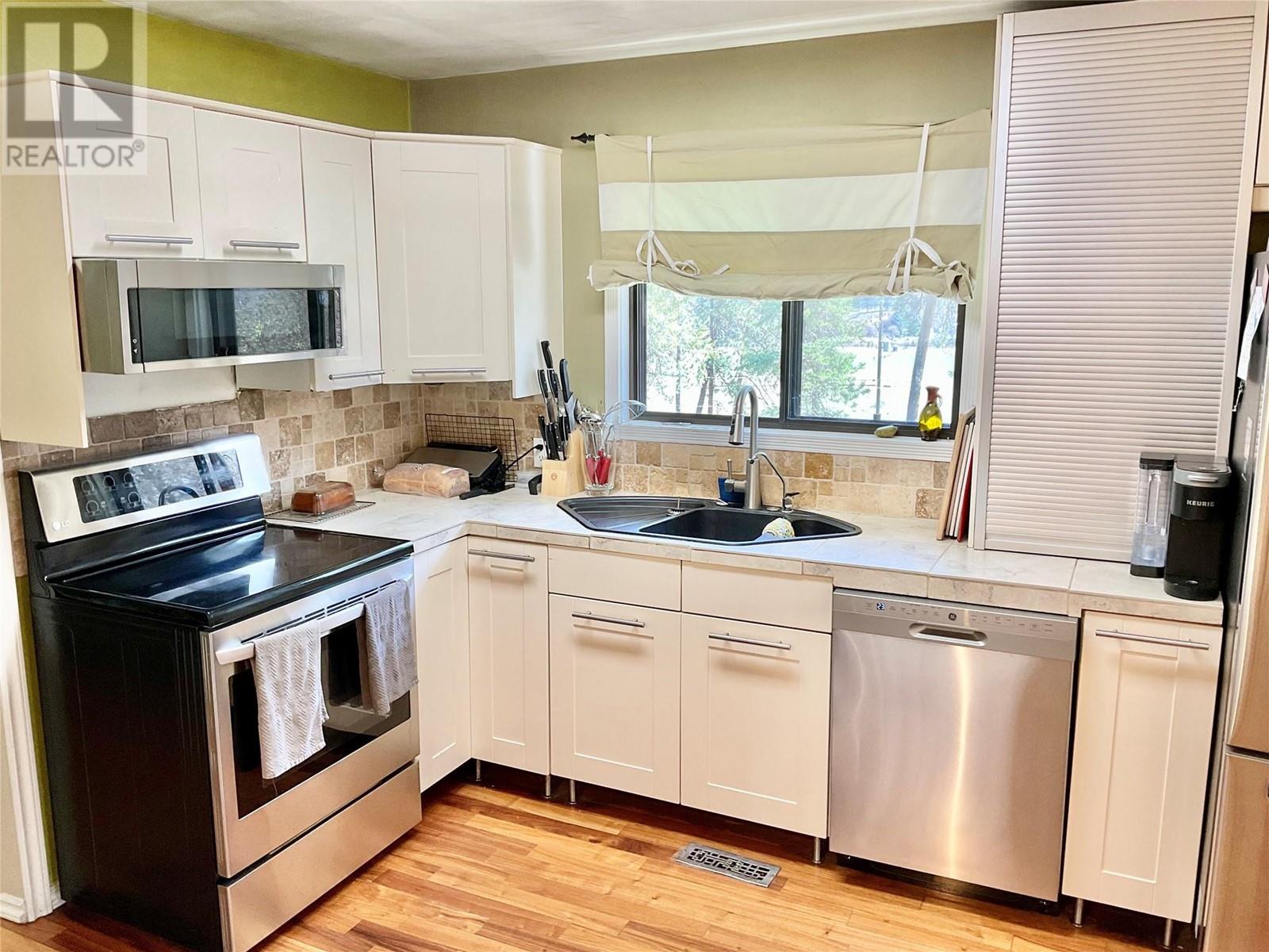 1715 33 Highway, Rock Creek, British Columbia  V0H 1Y0 - Photo 23 - 10345256