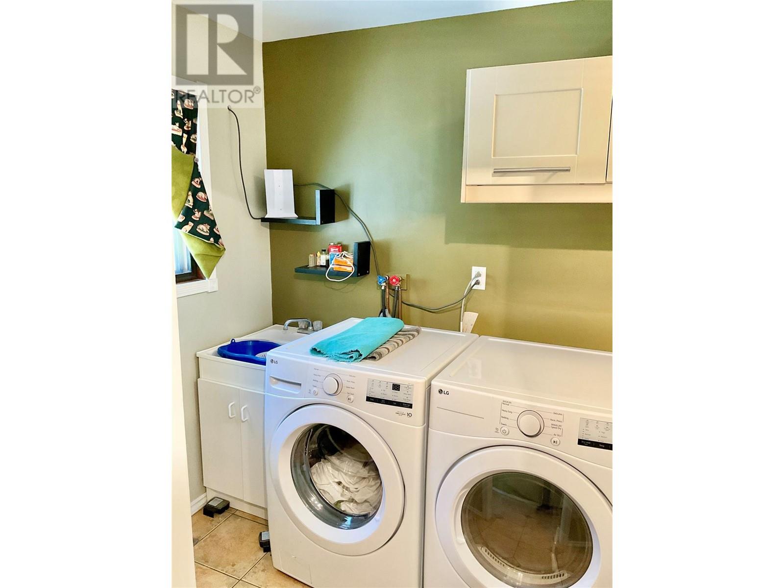 1715 33 Highway, Rock Creek, British Columbia  V0H 1Y0 - Photo 33 - 10345256