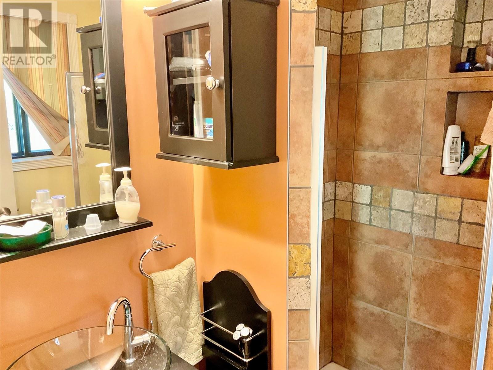 1715 33 Highway, Rock Creek, British Columbia  V0H 1Y0 - Photo 39 - 10345256