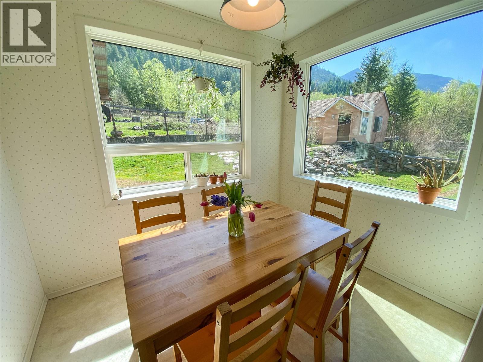 2158 Makonin Road, Glade, British Columbia  V1N 4R2 - Photo 9 - 10345121