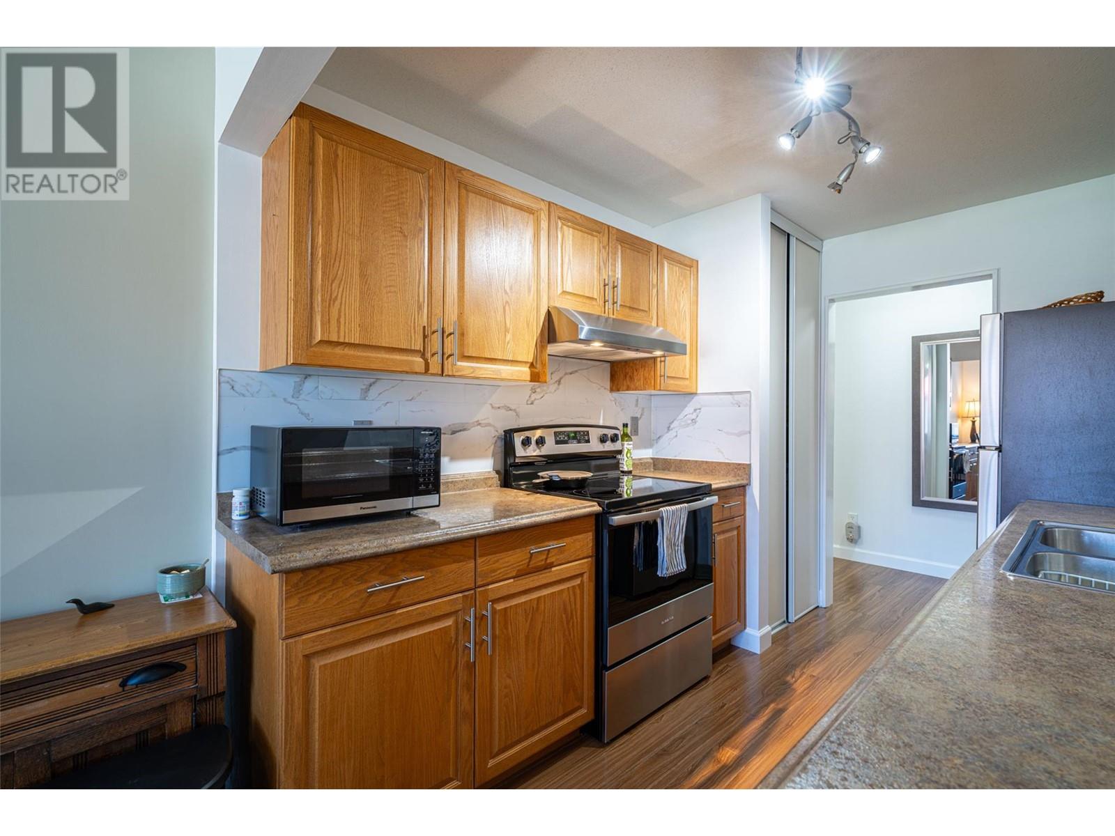 2085 Gordon Drive Unit# 120, Kelowna, British Columbia  V1Y 8S1 - Photo 10 - 10345412