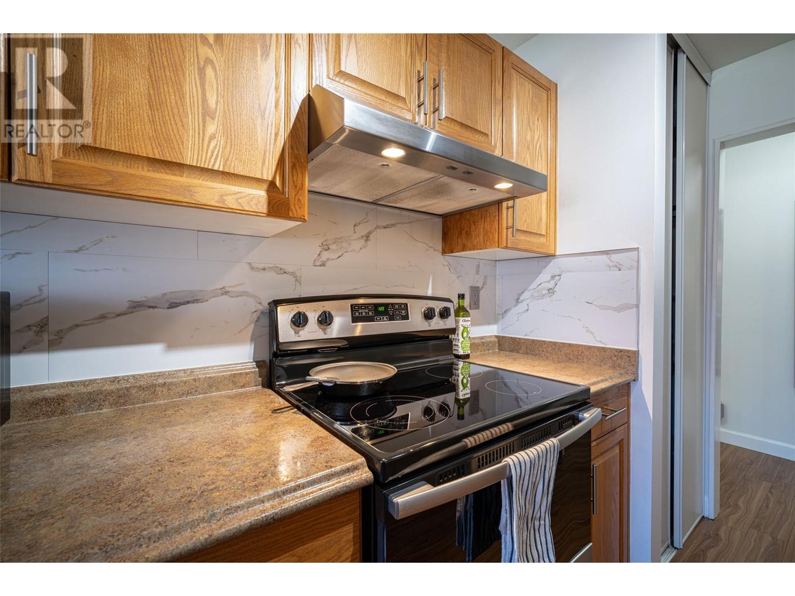 2085 Gordon Drive Unit# 120, Kelowna, British Columbia  V1Y 8S1 - Photo 12 - 10345412