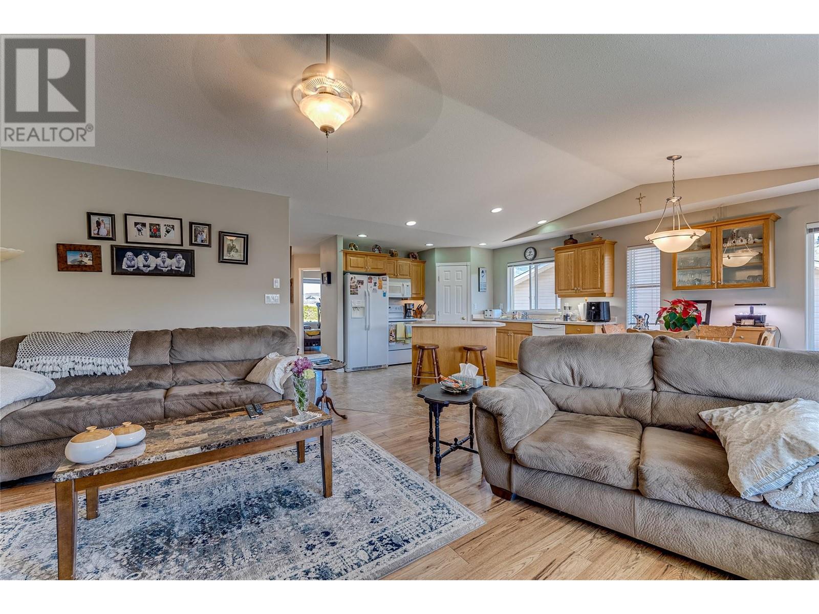 855 8 Avenue, Vernon, British Columbia  V1T 1Z1 - Photo 13 - 10345437