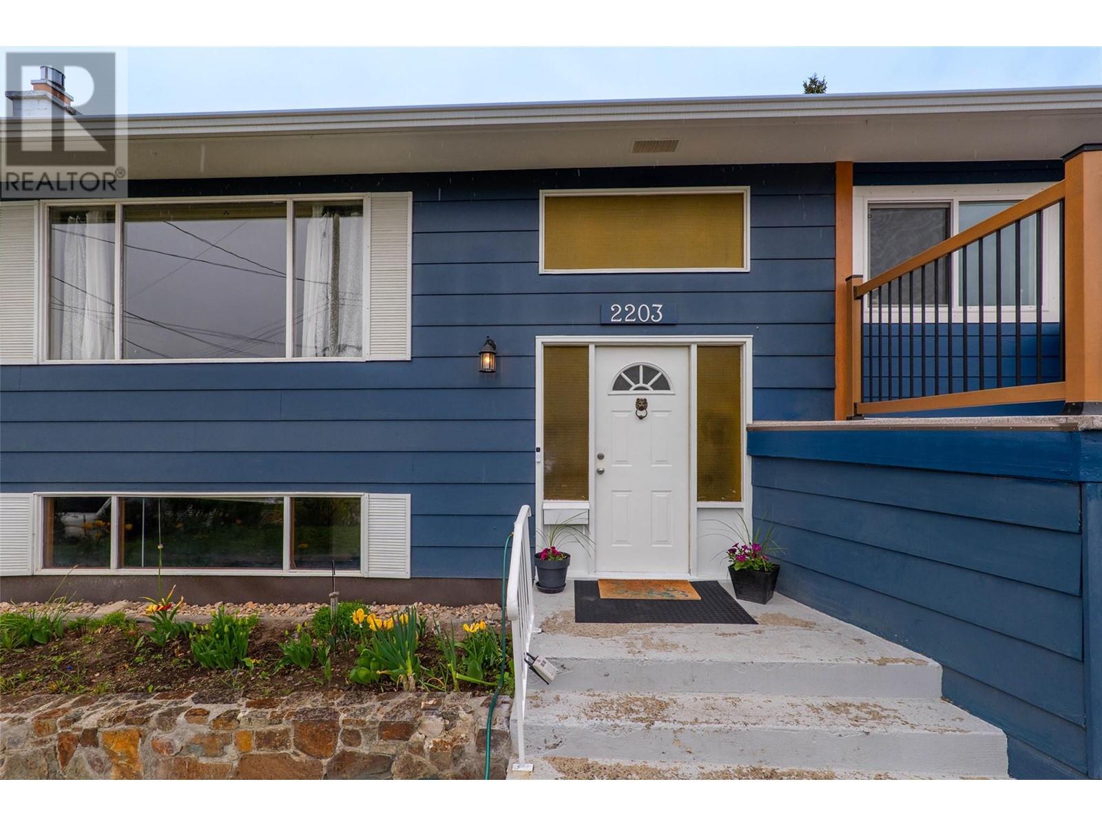 2203 Grasslands Boulevard, Kamloops, British Columbia  V2B 6E4 - Photo 5 - 10343325