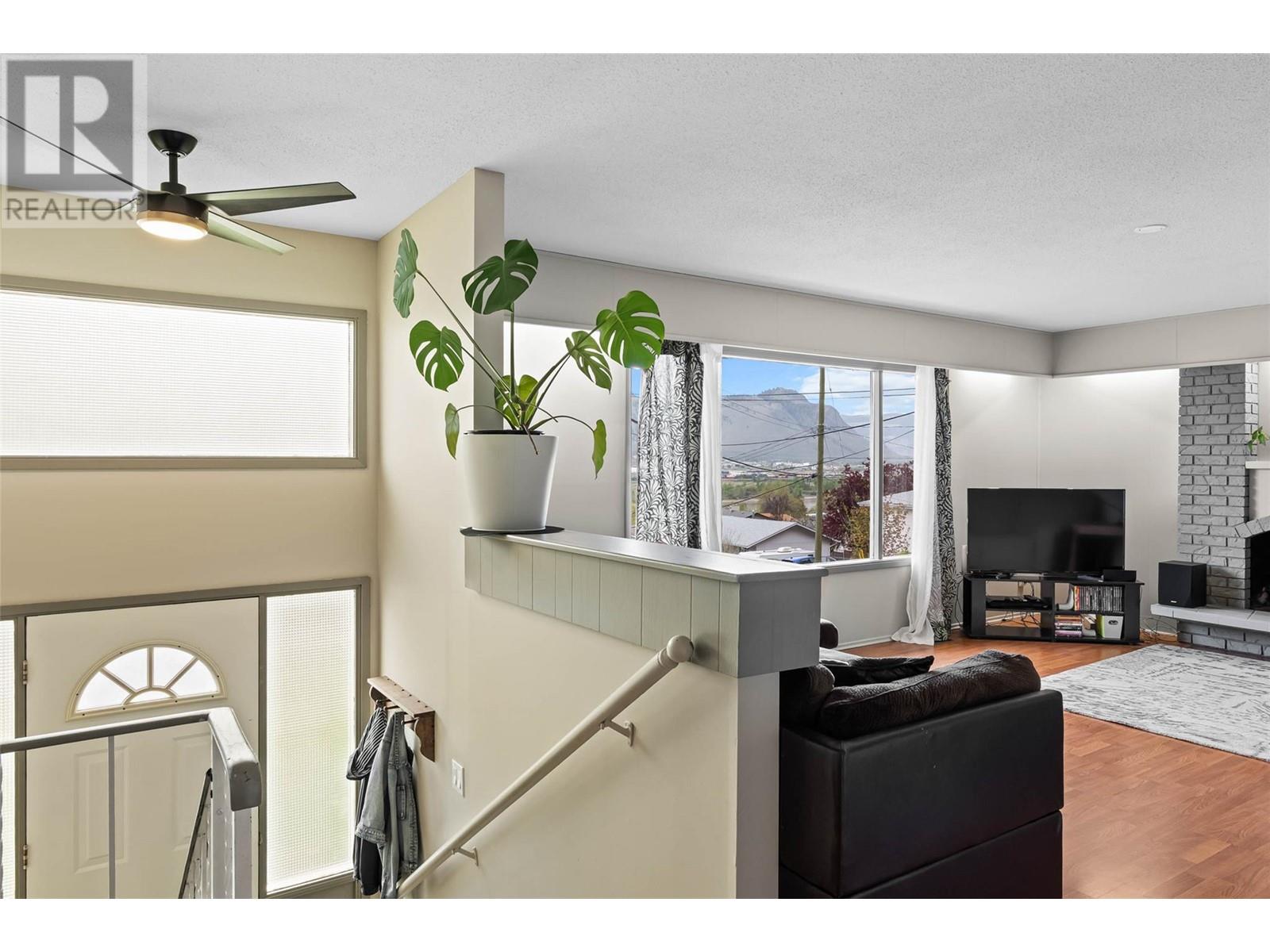 2203 Grasslands Boulevard, Kamloops, British Columbia  V2B 6E4 - Photo 6 - 10343325