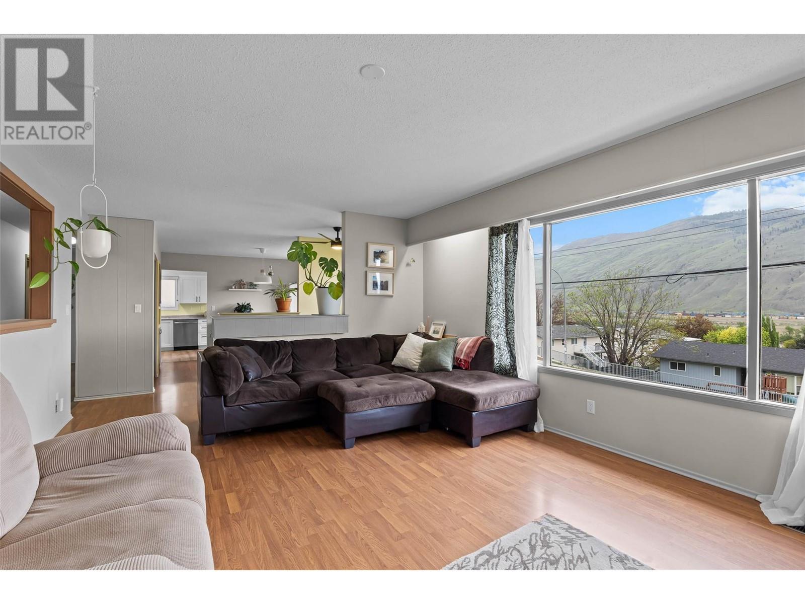 2203 Grasslands Boulevard, Kamloops, British Columbia  V2B 6E4 - Photo 9 - 10343325