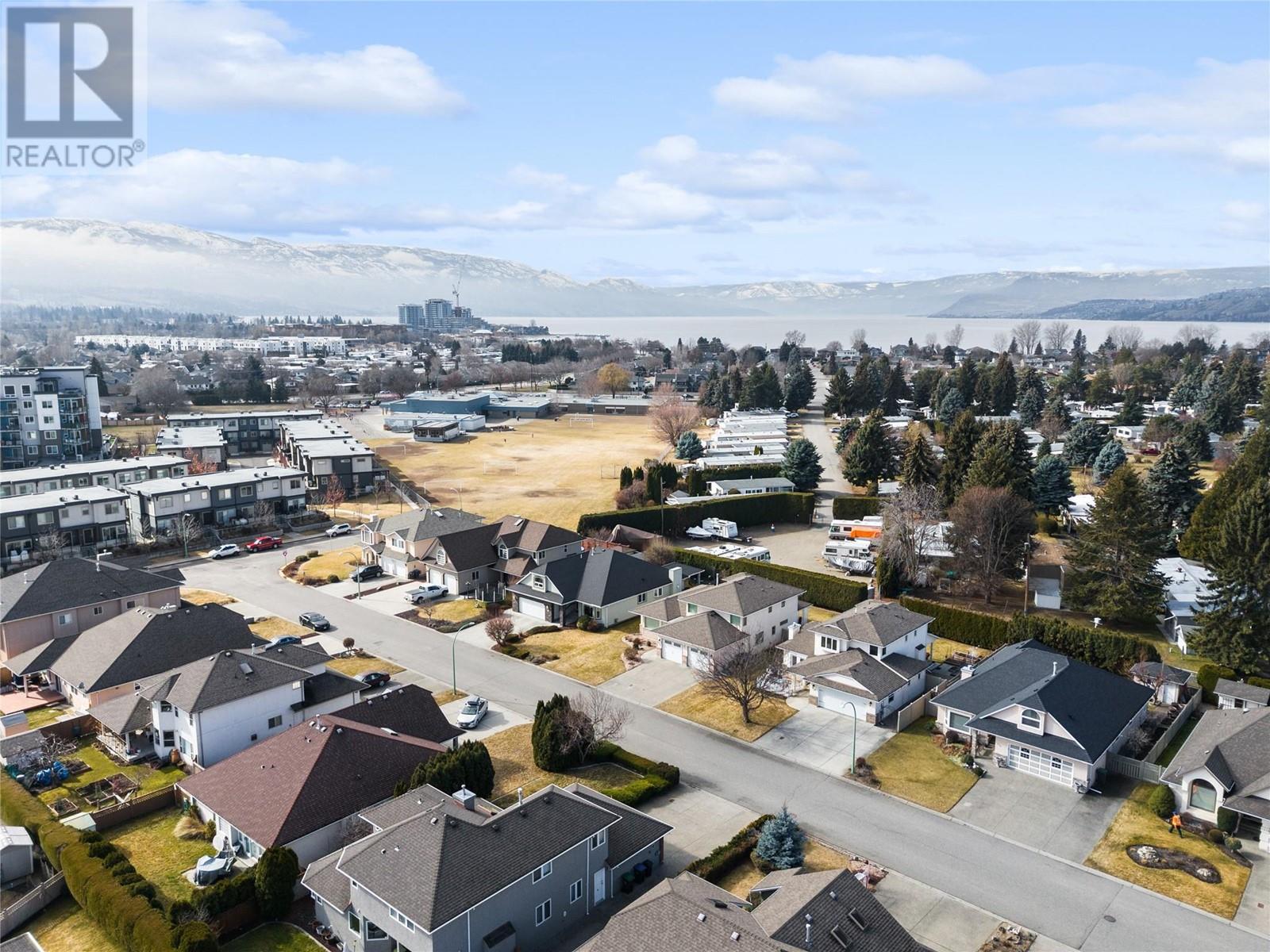 3556 Athalmer Road, Kelowna, British Columbia  V1W 3Y5 - Photo 1 - 10345447