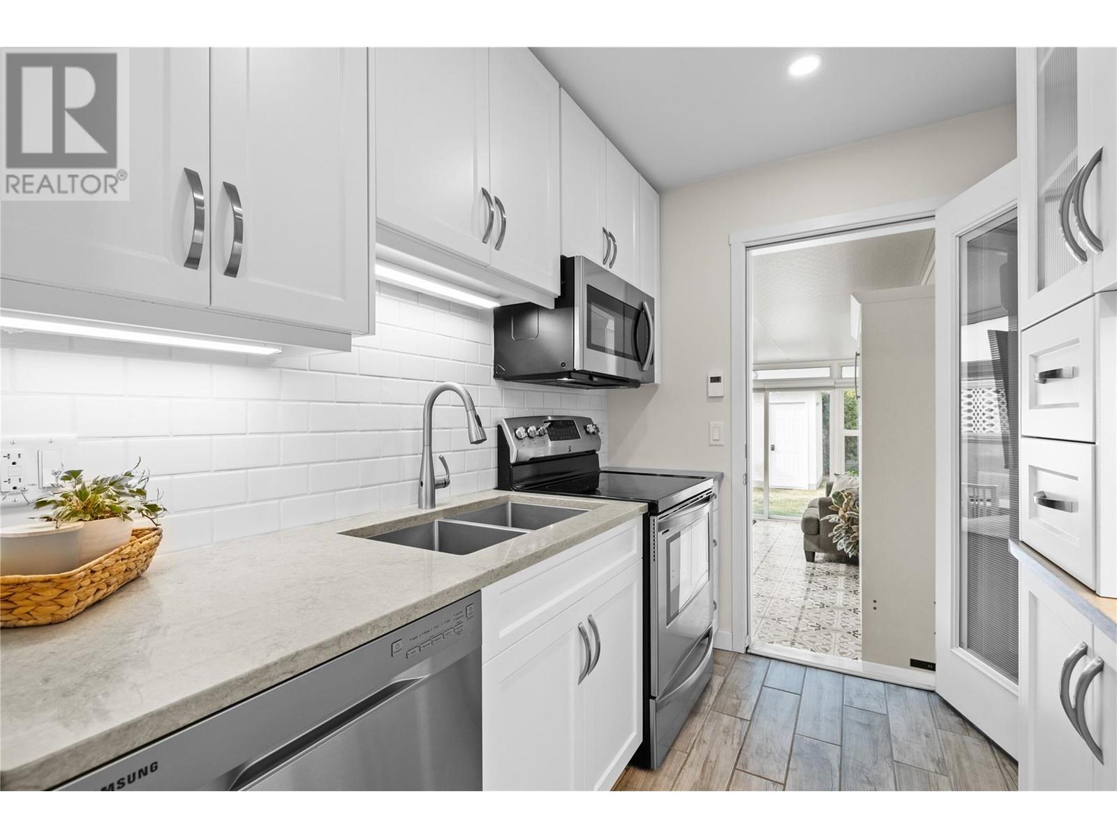 3556 Athalmer Road, Kelowna, British Columbia  V1W 3Y5 - Photo 39 - 10345447