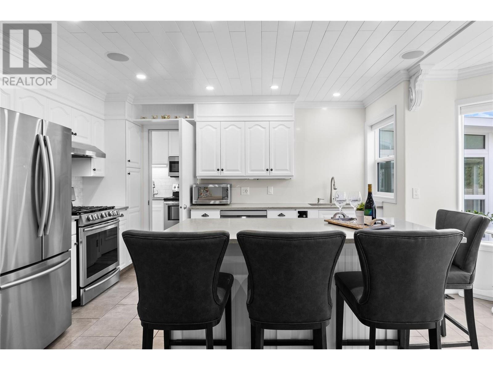 3556 Athalmer Road, Kelowna, British Columbia  V1W 3Y5 - Photo 6 - 10345447