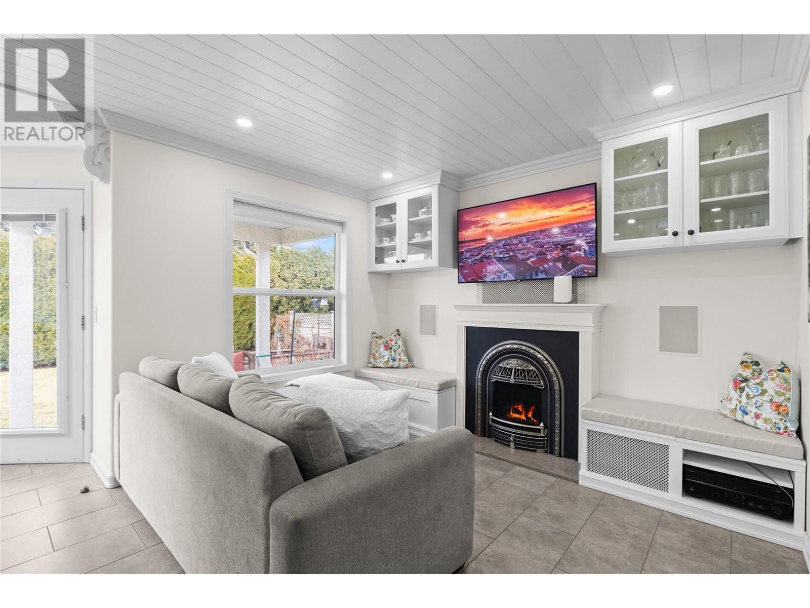 3556 Athalmer Road, Kelowna, British Columbia  V1W 3Y5 - Photo 8 - 10345447