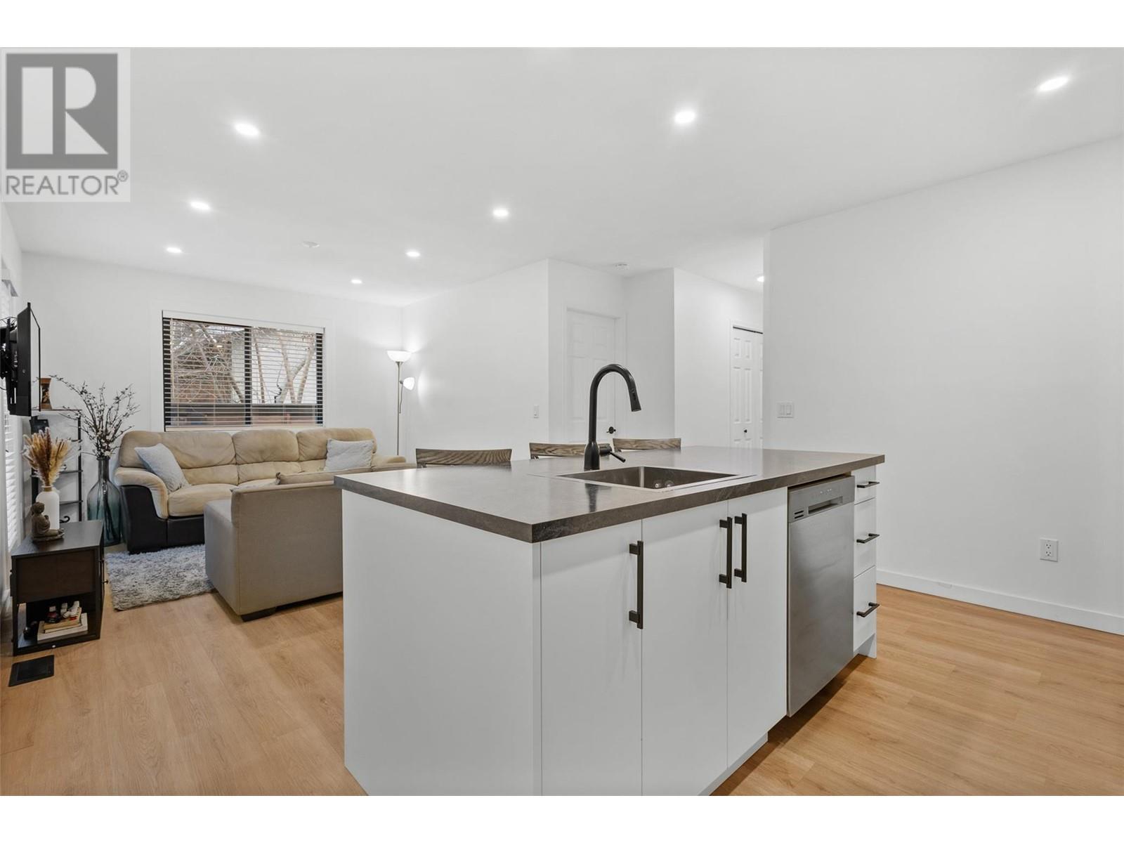 712 Schafer Road, Kelowna, British Columbia  V1W 1G1 - Photo 57 - 10345318
