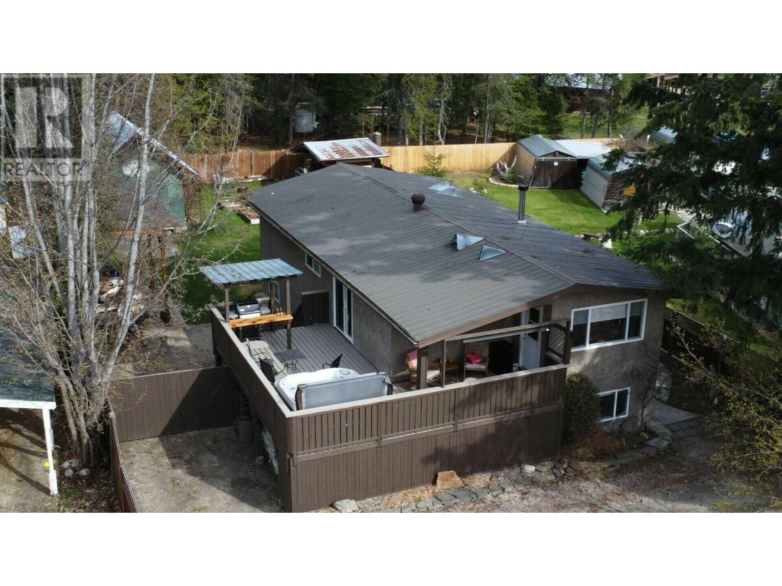 922 Columbia Crescent, Nakusp, British Columbia  V0G 1R0 - Photo 1 - 10345438