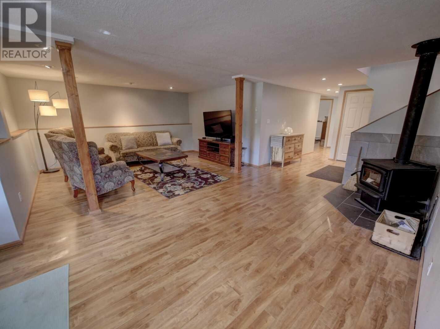 922 Columbia Crescent, Nakusp, British Columbia  V0G 1R0 - Photo 8 - 10345438