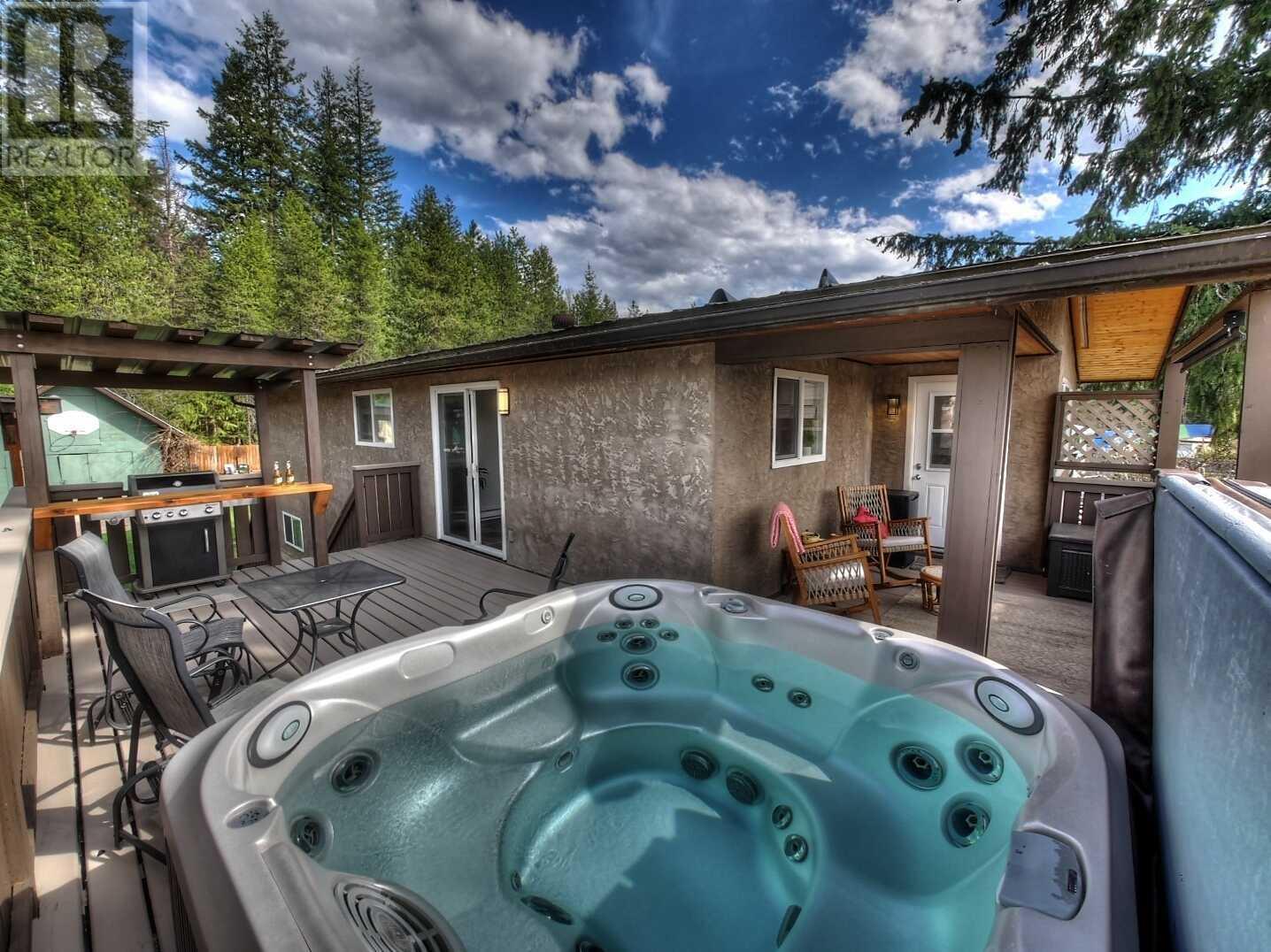 922 Columbia Crescent, Nakusp, British Columbia  V0G 1R0 - Photo 9 - 10345438