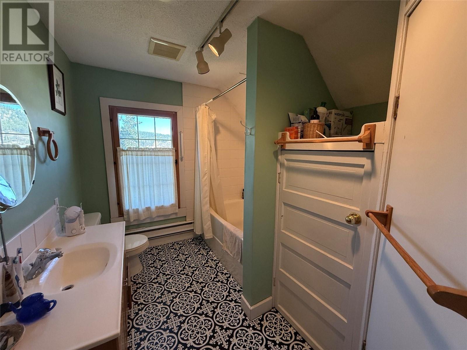 9215 Main Avenue, Wilmer, British Columbia  V0A 1K5 - Photo 67 - 10344838