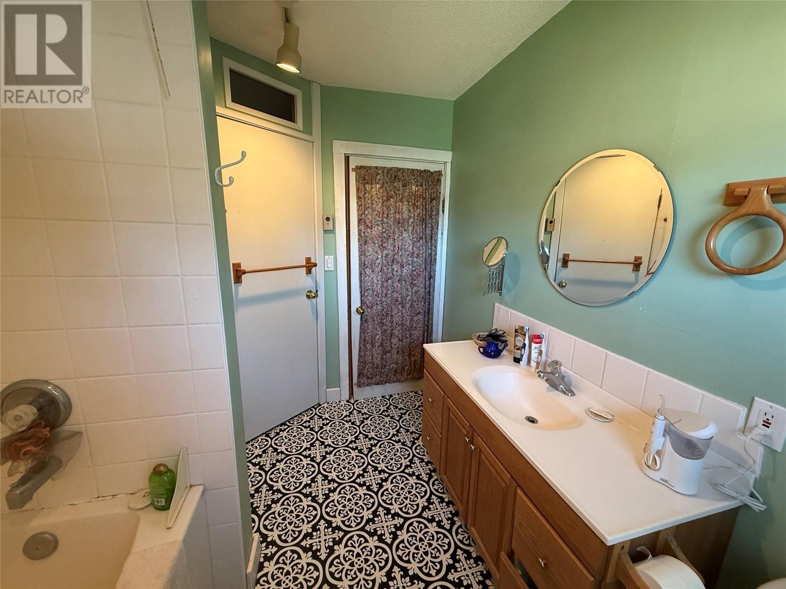 9215 Main Avenue, Wilmer, British Columbia  V0A 1K5 - Photo 68 - 10344838