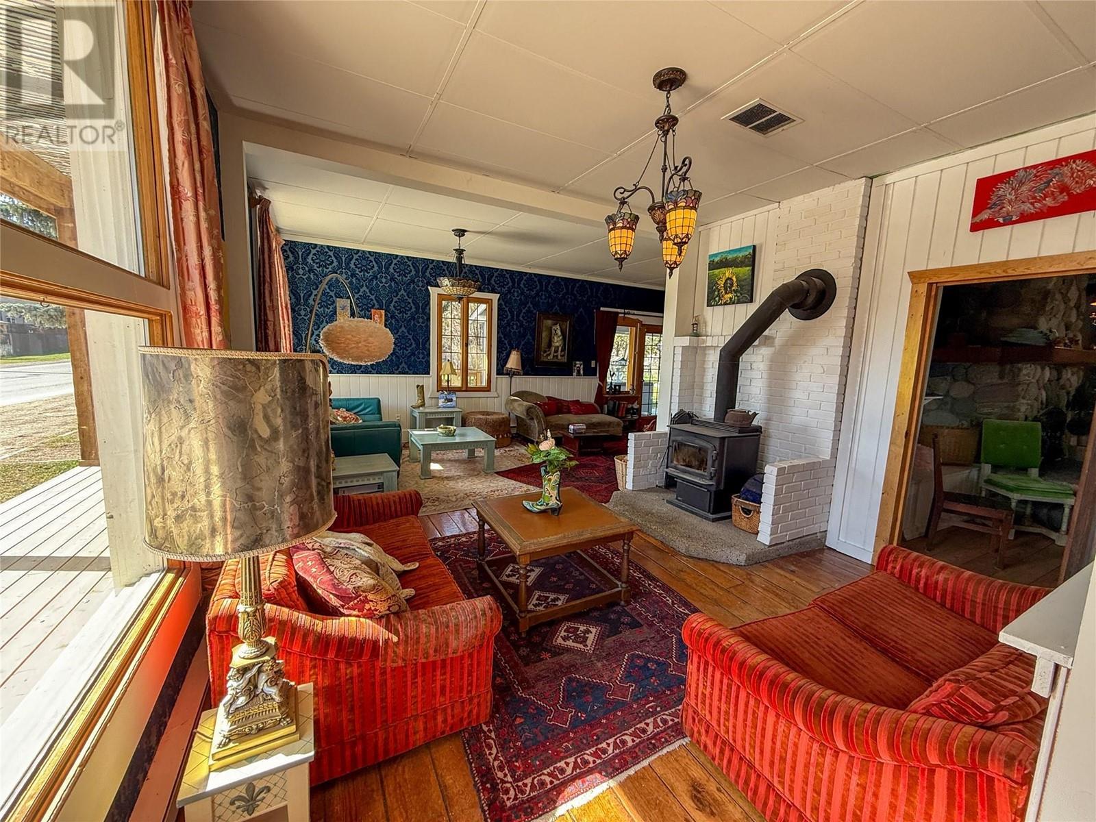 9215 Main Avenue, Wilmer, British Columbia  V0A 1K5 - Photo 8 - 10344838