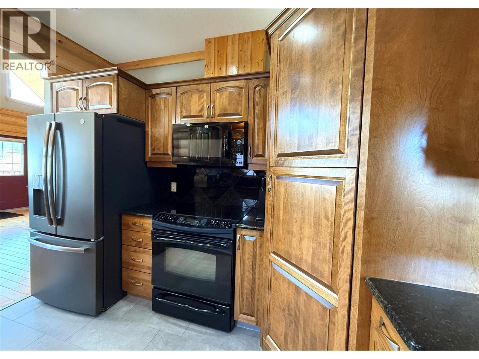 940 313th Drive, Kimberley, British Columbia  V1A 3J8 - Photo 10 - 10337745