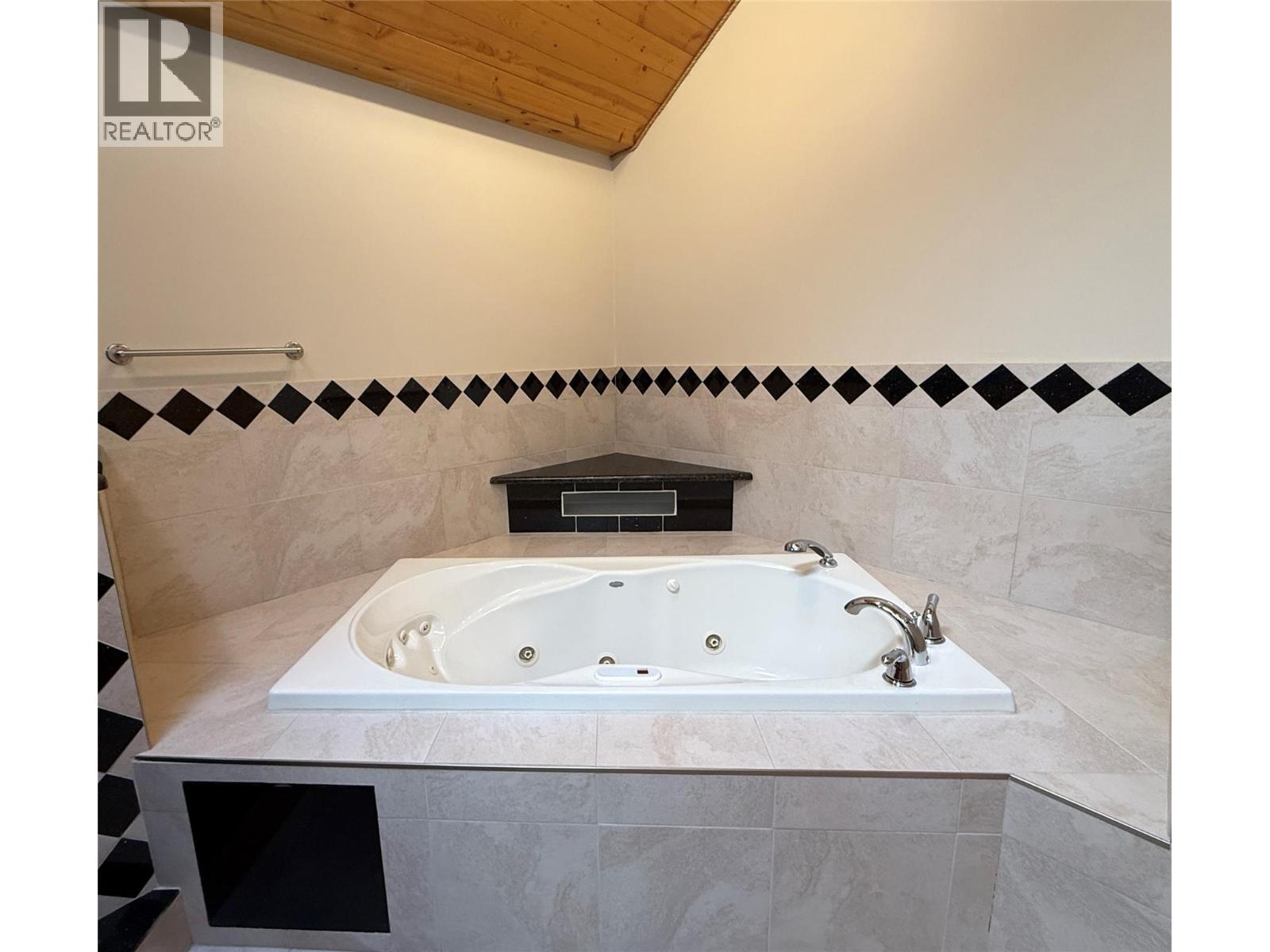 940 313th Drive, Kimberley, British Columbia  V1A 3J8 - Photo 32 - 10337745