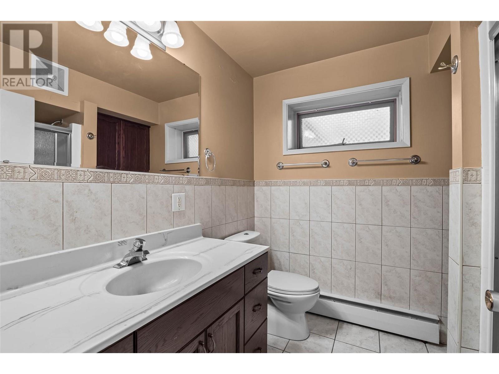 402 Strathcona Terrace, Kamloops, British Columbia  V2C 1B9 - Photo 37 - 10345647