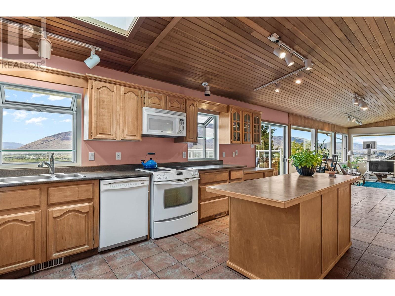 402 Strathcona Terrace, Kamloops, British Columbia  V2C 1B9 - Photo 5 - 10345647