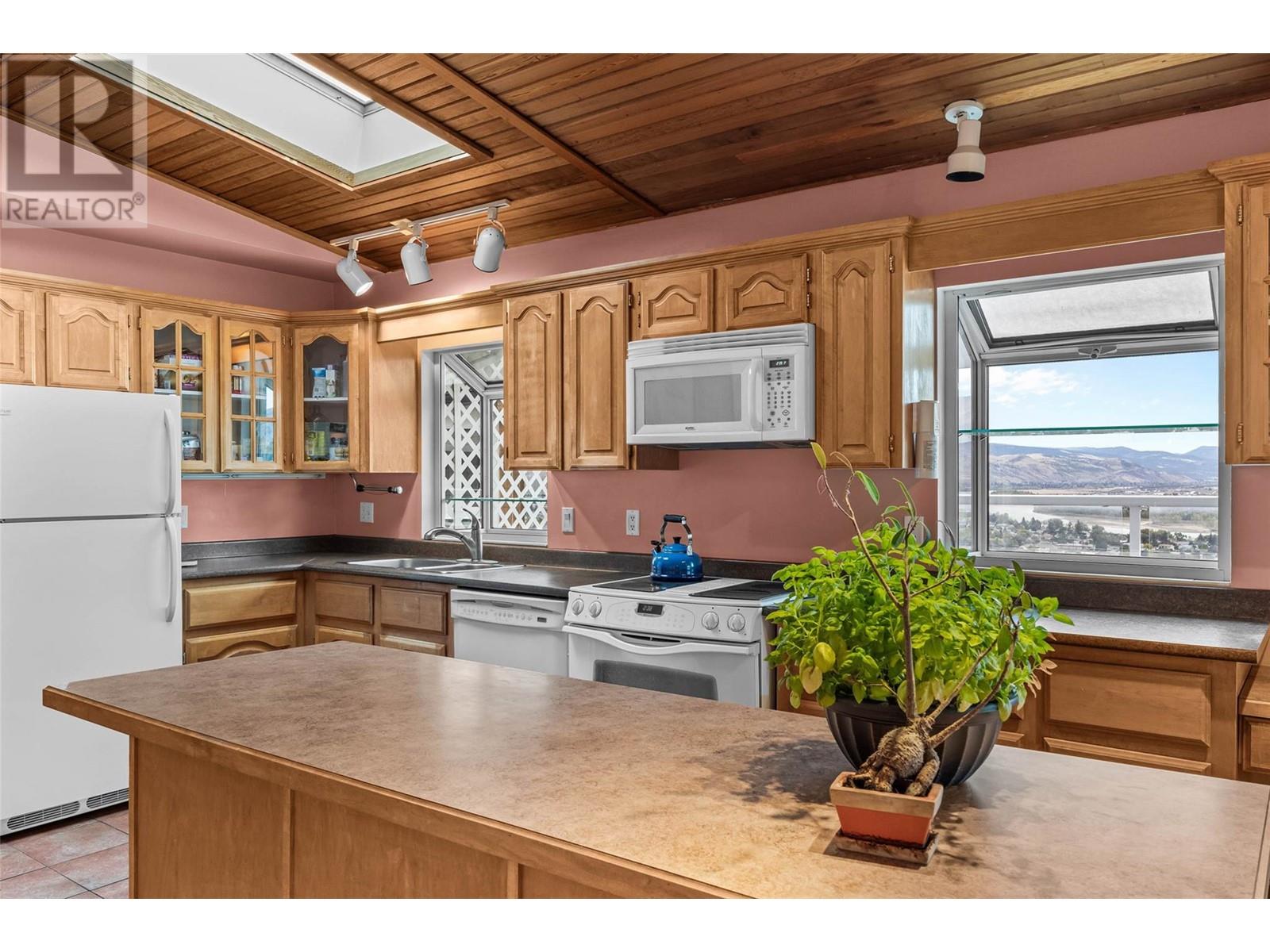 402 Strathcona Terrace, Kamloops, British Columbia  V2C 1B9 - Photo 6 - 10345647