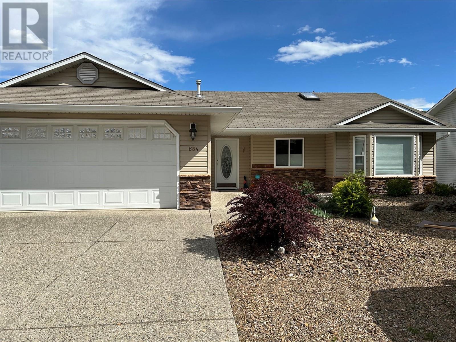 684 6 Street, Vernon, British Columbia  V1H 1Z1 - Photo 1 - 10345629