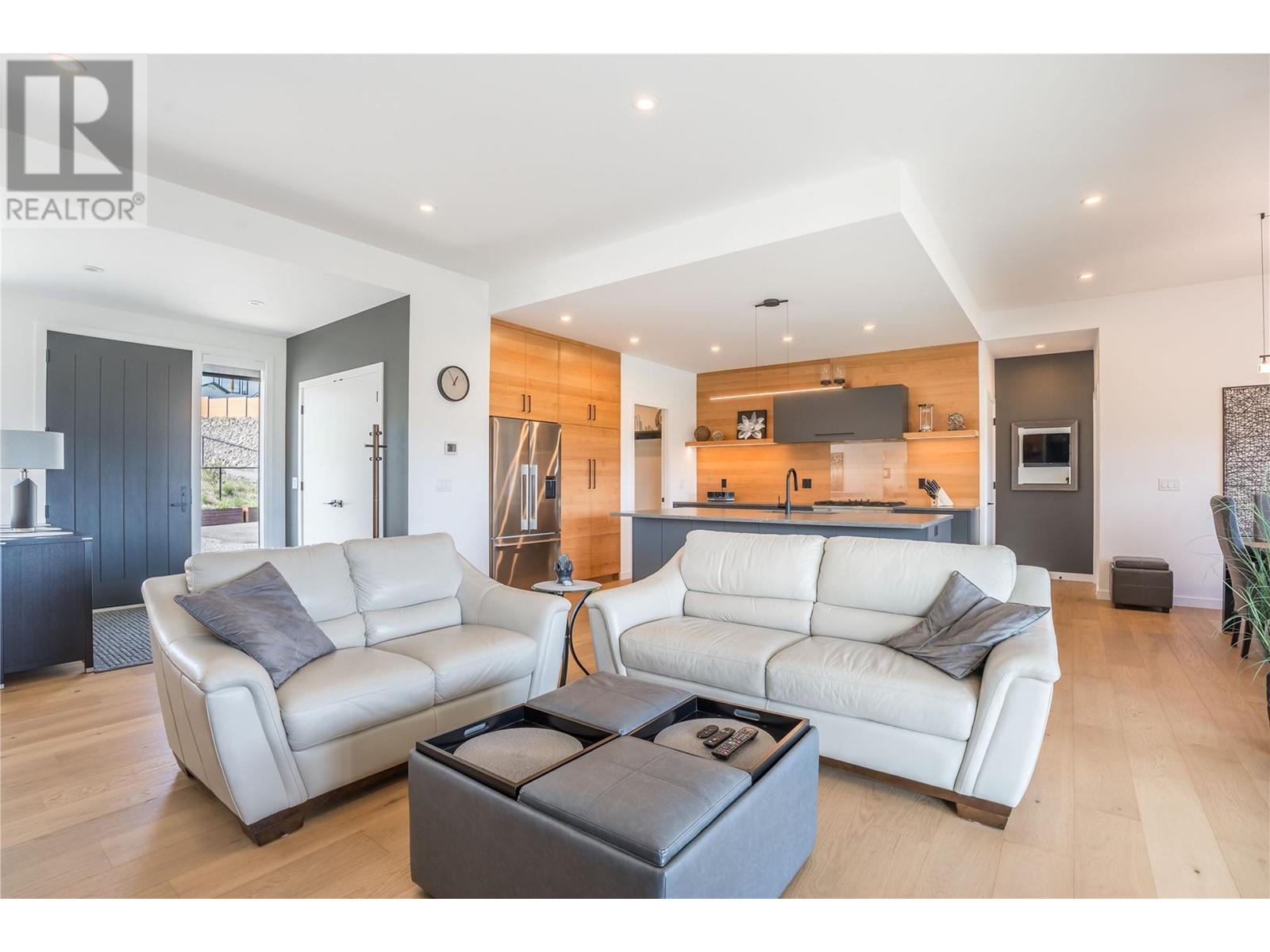 17499 Sanborn Street, Summerland, British Columbia  V0H 1Z0 - Photo 10 - 10345532