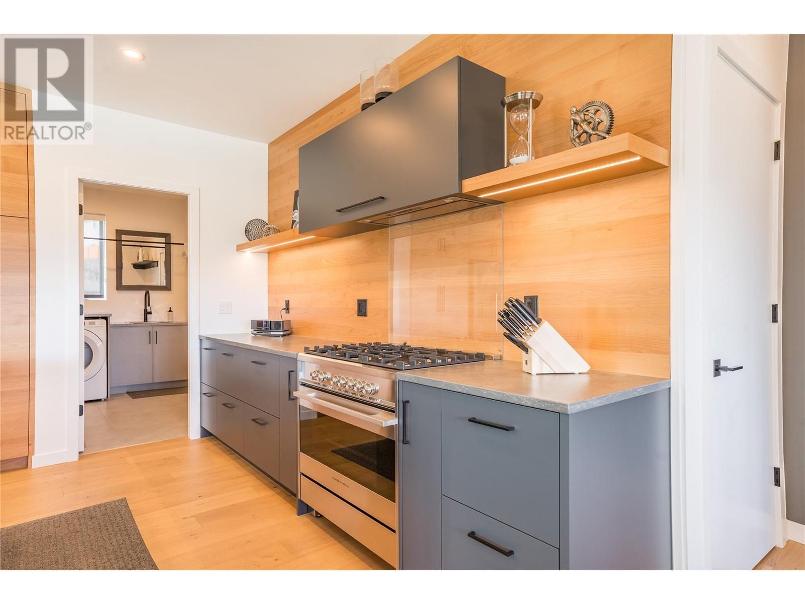17499 Sanborn Street, Summerland, British Columbia  V0H 1Z0 - Photo 11 - 10345532