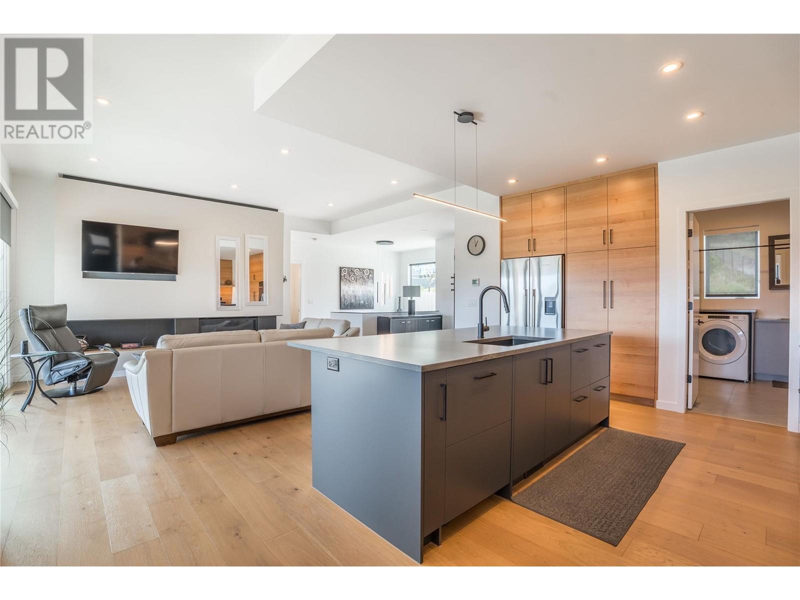 17499 Sanborn Street, Summerland, British Columbia  V0H 1Z0 - Photo 13 - 10345532