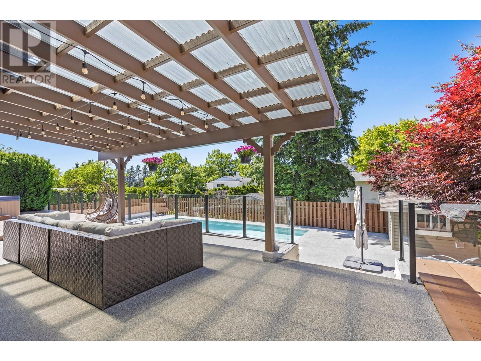 990 Walker Drive, Kelowna, British Columbia  V1Y 7T3 - Photo 10 - 10345679