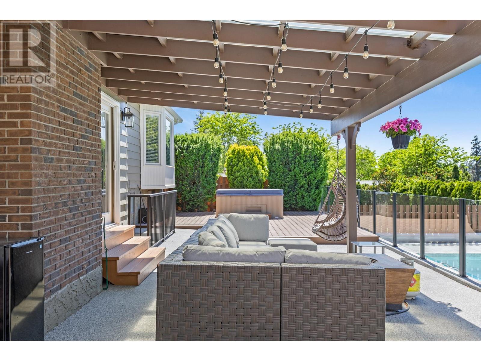 990 Walker Drive, Kelowna, British Columbia  V1Y 7T3 - Photo 11 - 10345679