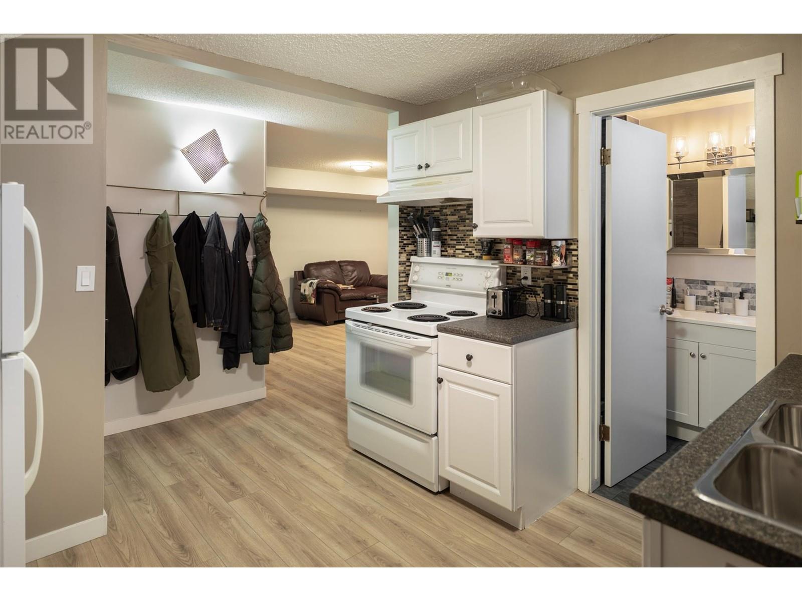 990 Walker Drive, Kelowna, British Columbia  V1Y 7T3 - Photo 25 - 10345679