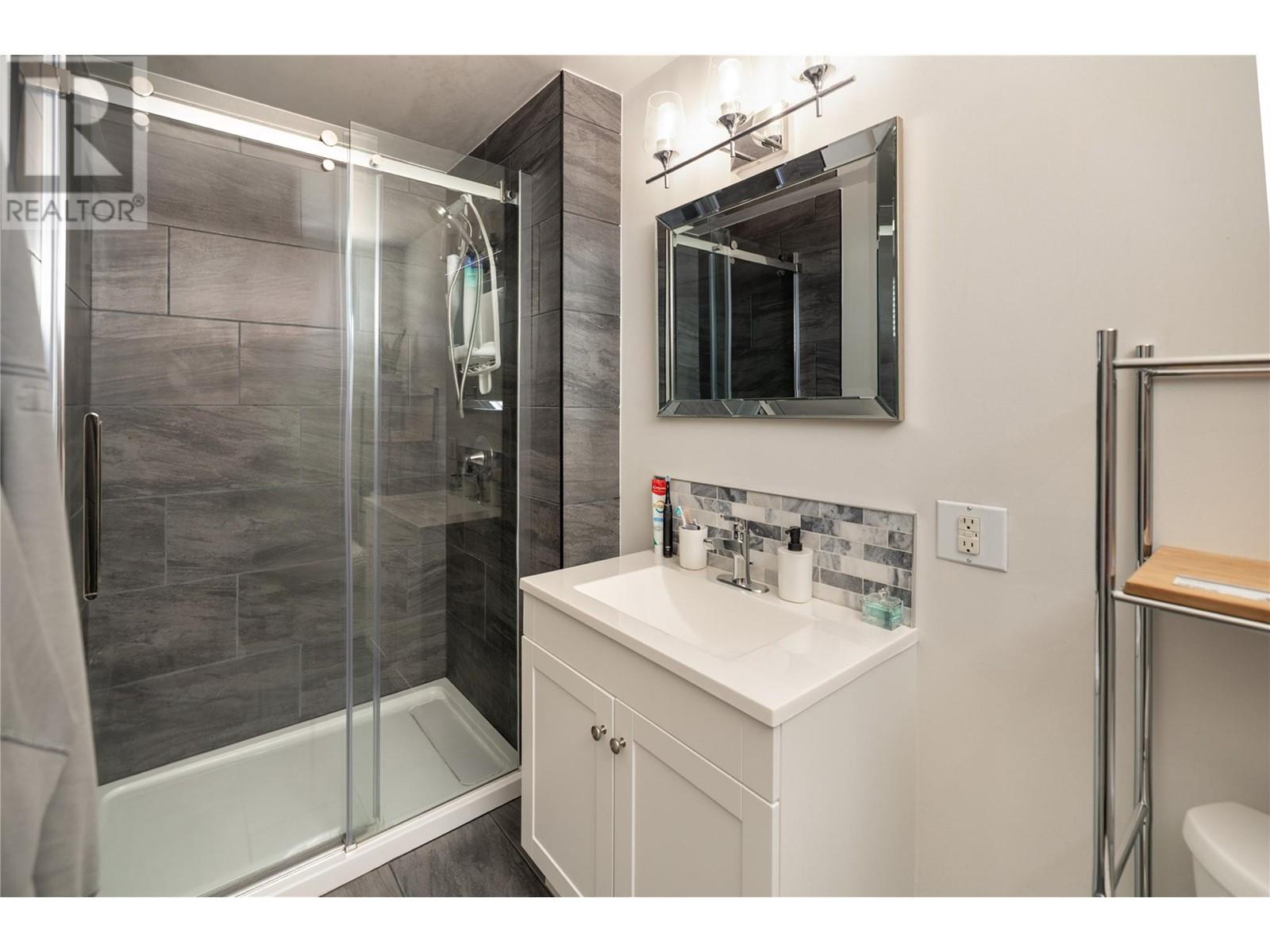 990 Walker Drive, Kelowna, British Columbia  V1Y 7T3 - Photo 27 - 10345679