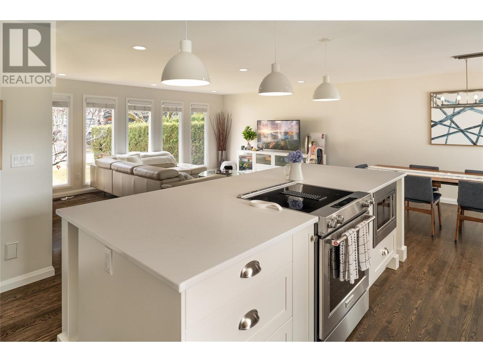 990 Walker Drive, Kelowna, British Columbia  V1Y 7T3 - Photo 6 - 10345679
