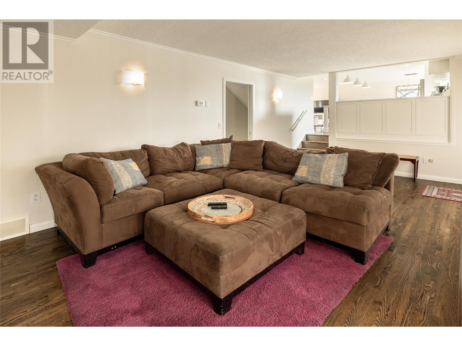 990 Walker Drive, Kelowna, British Columbia  V1Y 7T3 - Photo 8 - 10345679