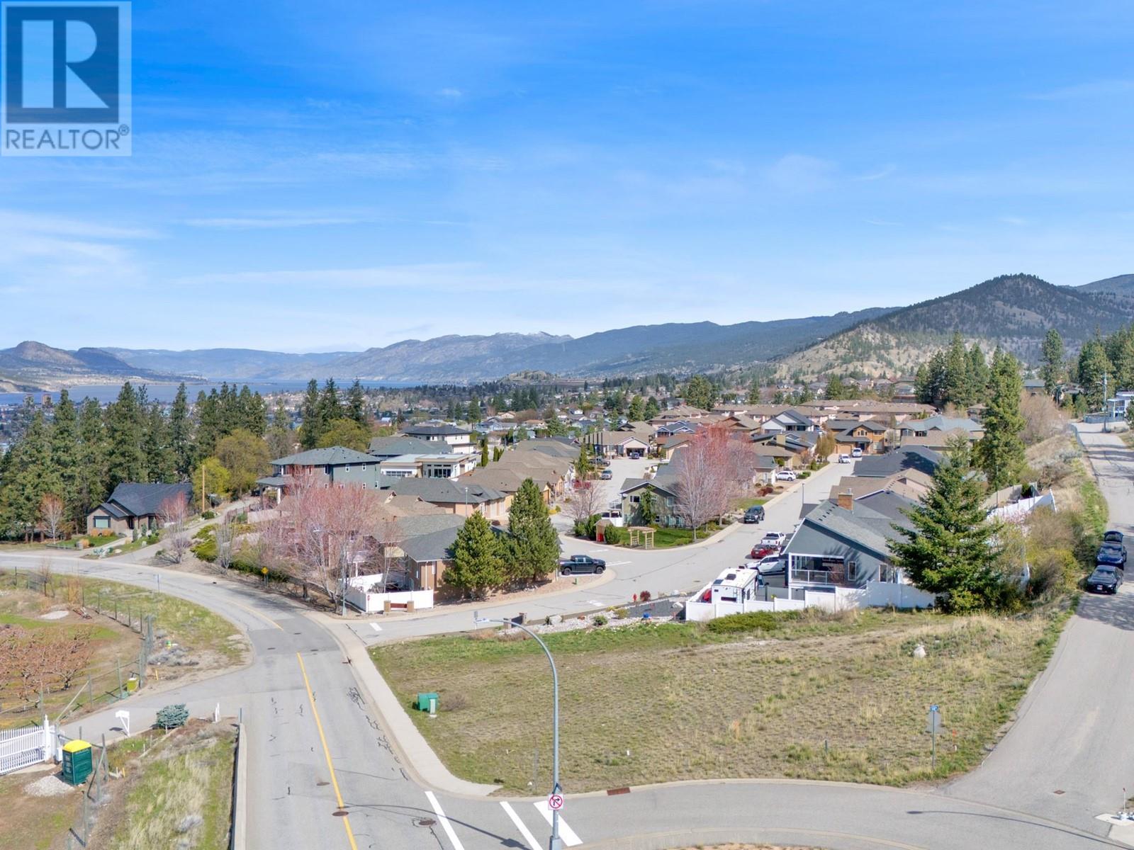 711 Pineview Road, Penticton, British Columbia  V2A 7S8 - Photo 2 - 10345648