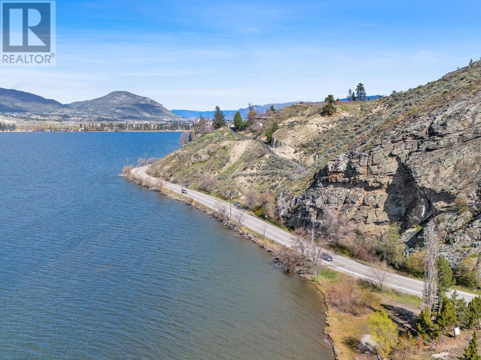 4507 Lakeside Road, Penticton, British Columbia  V2A 8W4 - Photo 6 - 10345643