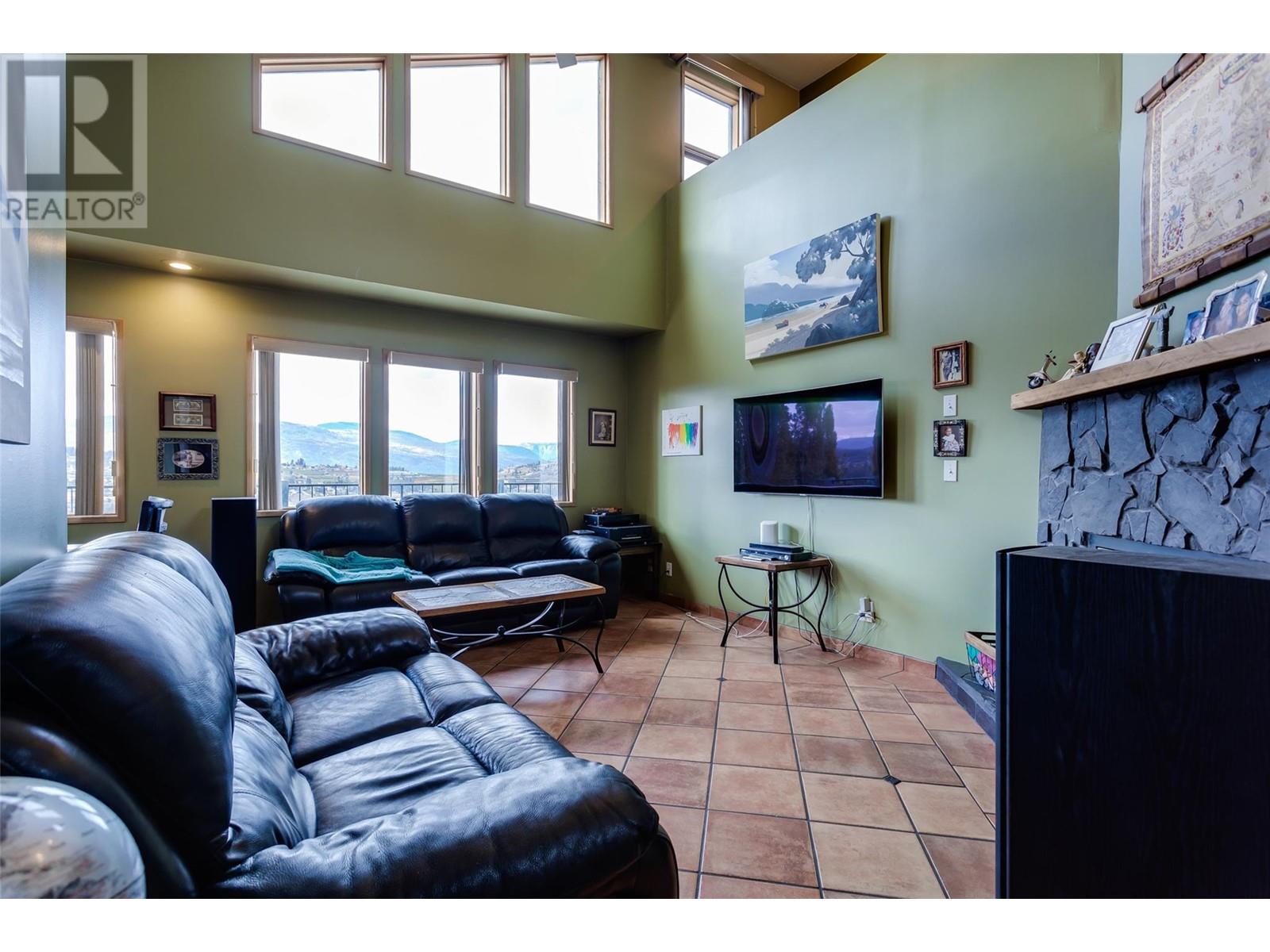 11482 Darlene Road, Lake Country, British Columbia  V4V 1Y4 - Photo 11 - 10345687