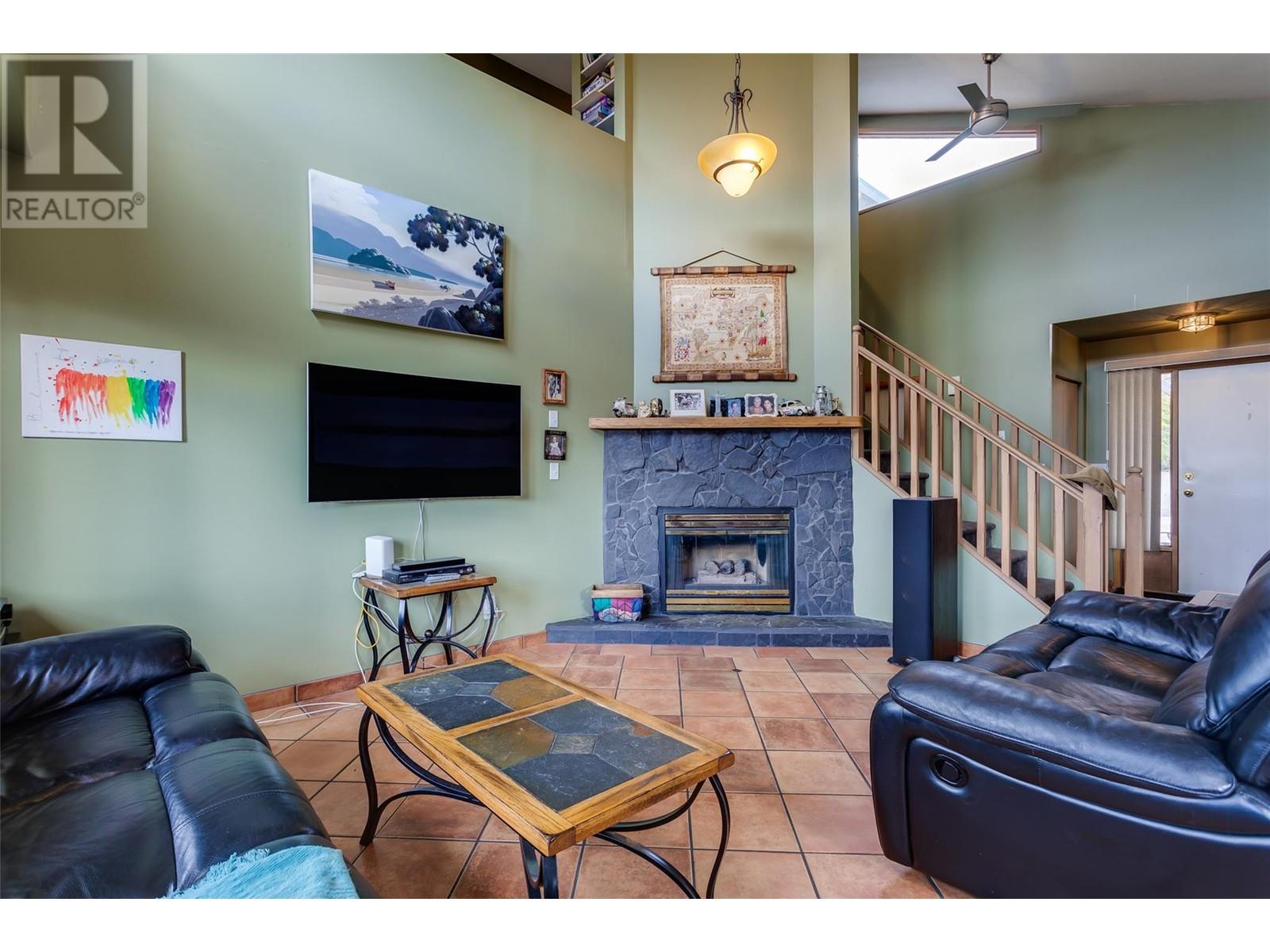 11482 Darlene Road, Lake Country, British Columbia  V4V 1Y4 - Photo 12 - 10345687