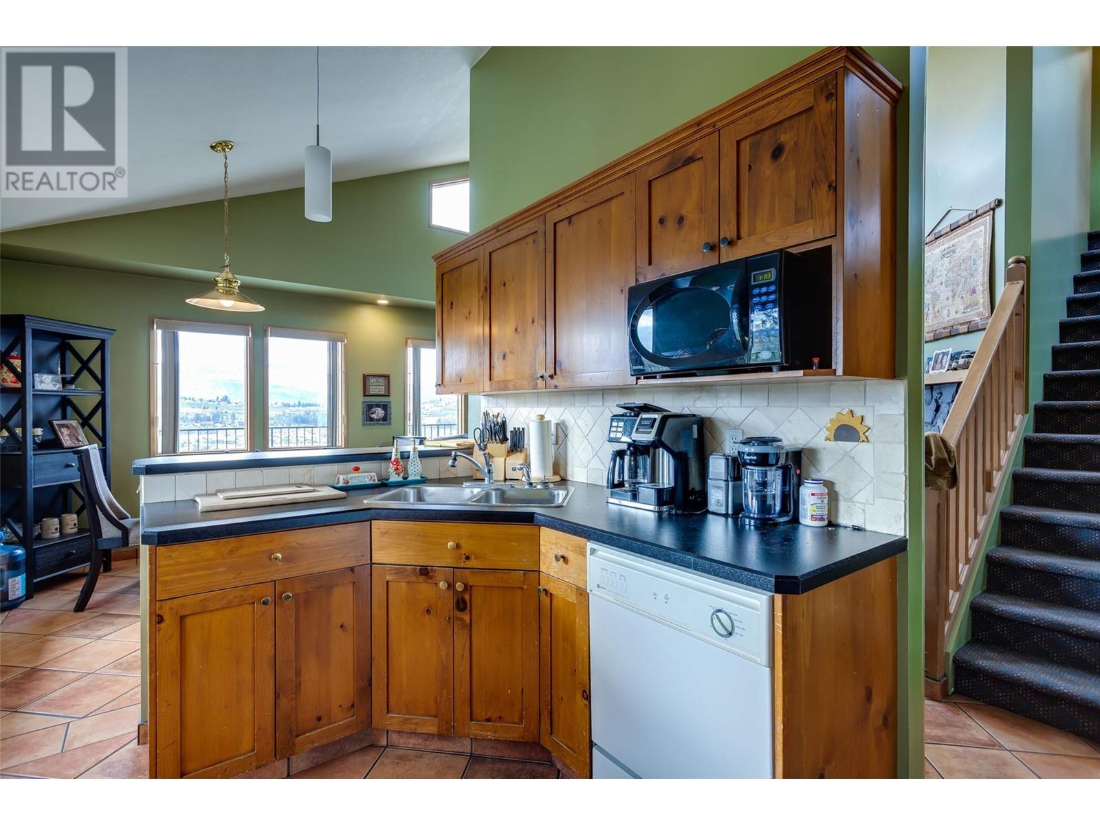 11482 Darlene Road, Lake Country, British Columbia  V4V 1Y4 - Photo 17 - 10345687