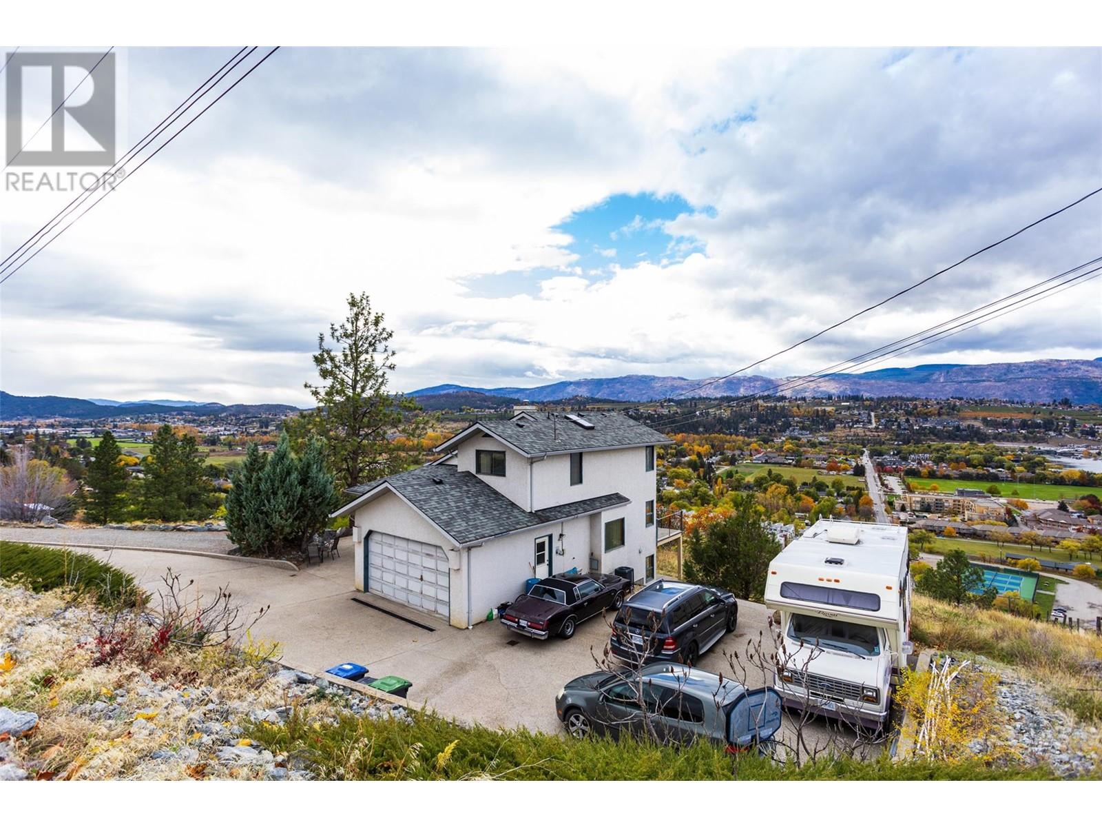 11482 Darlene Road, Lake Country, British Columbia  V4V 1Y4 - Photo 4 - 10345687