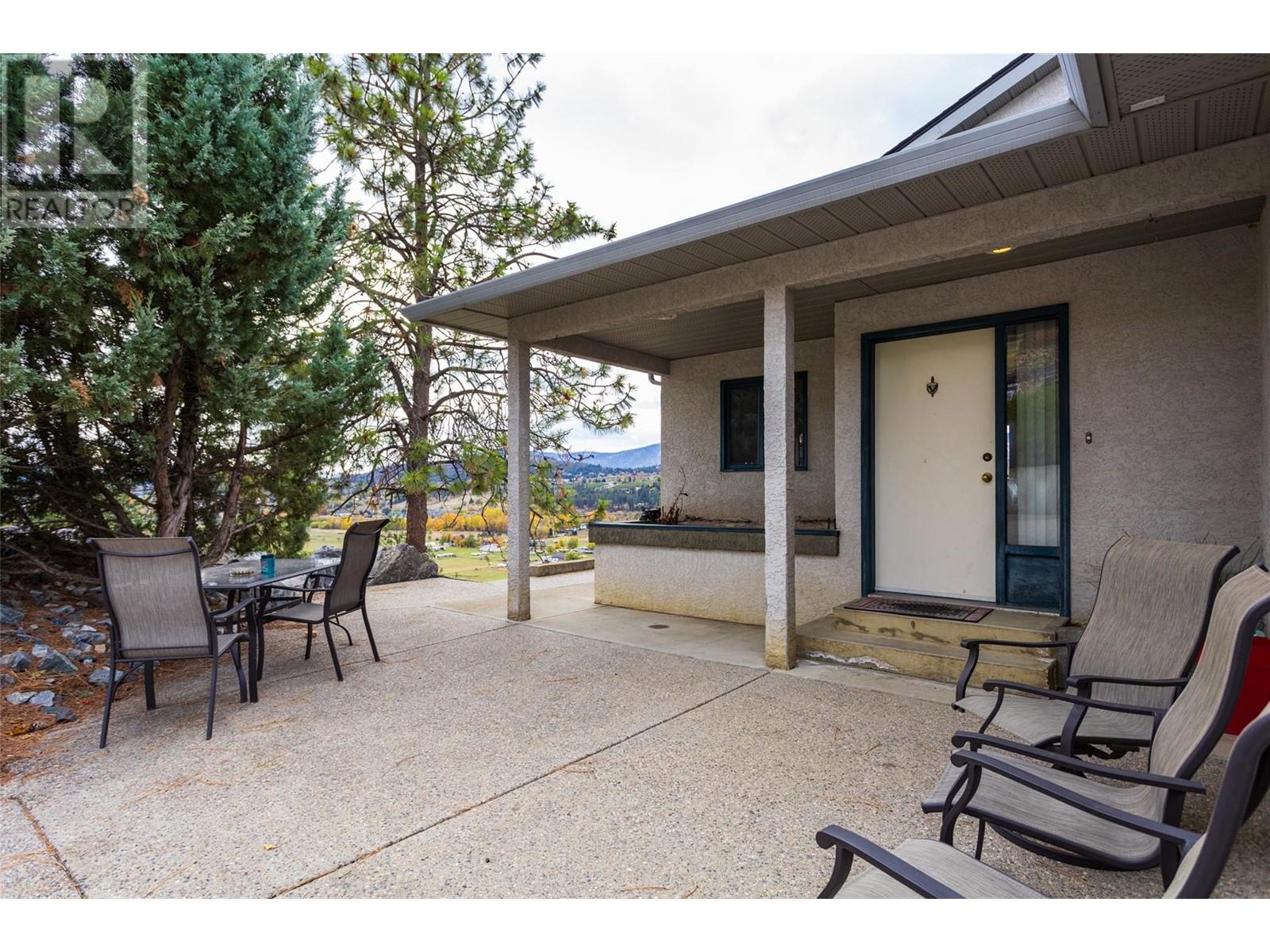 11482 Darlene Road, Lake Country, British Columbia  V4V 1Y4 - Photo 8 - 10345687