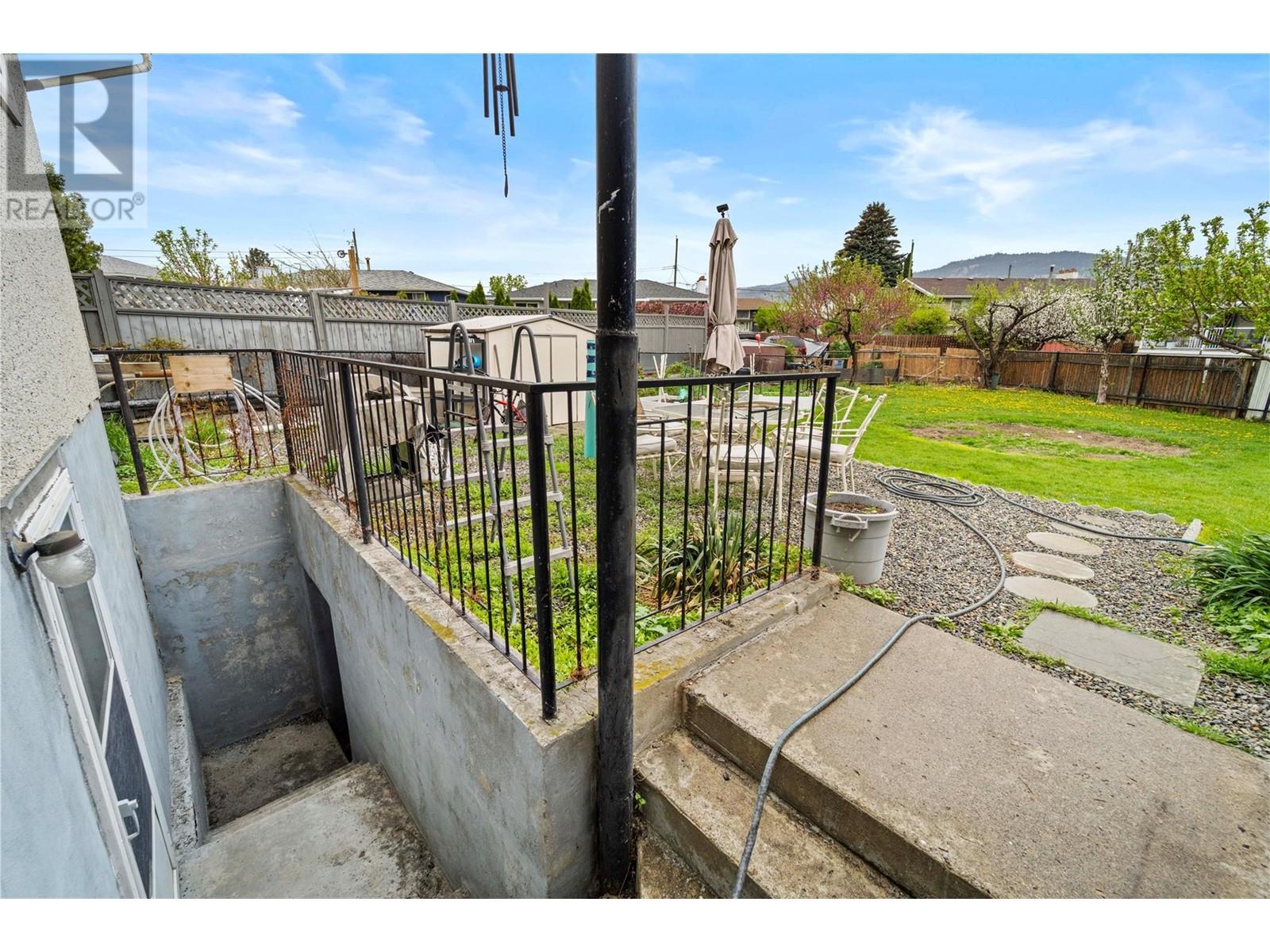 1267 Creston Place, Kamloops, British Columbia  V2B 2Y7 - Photo 28 - 10345409